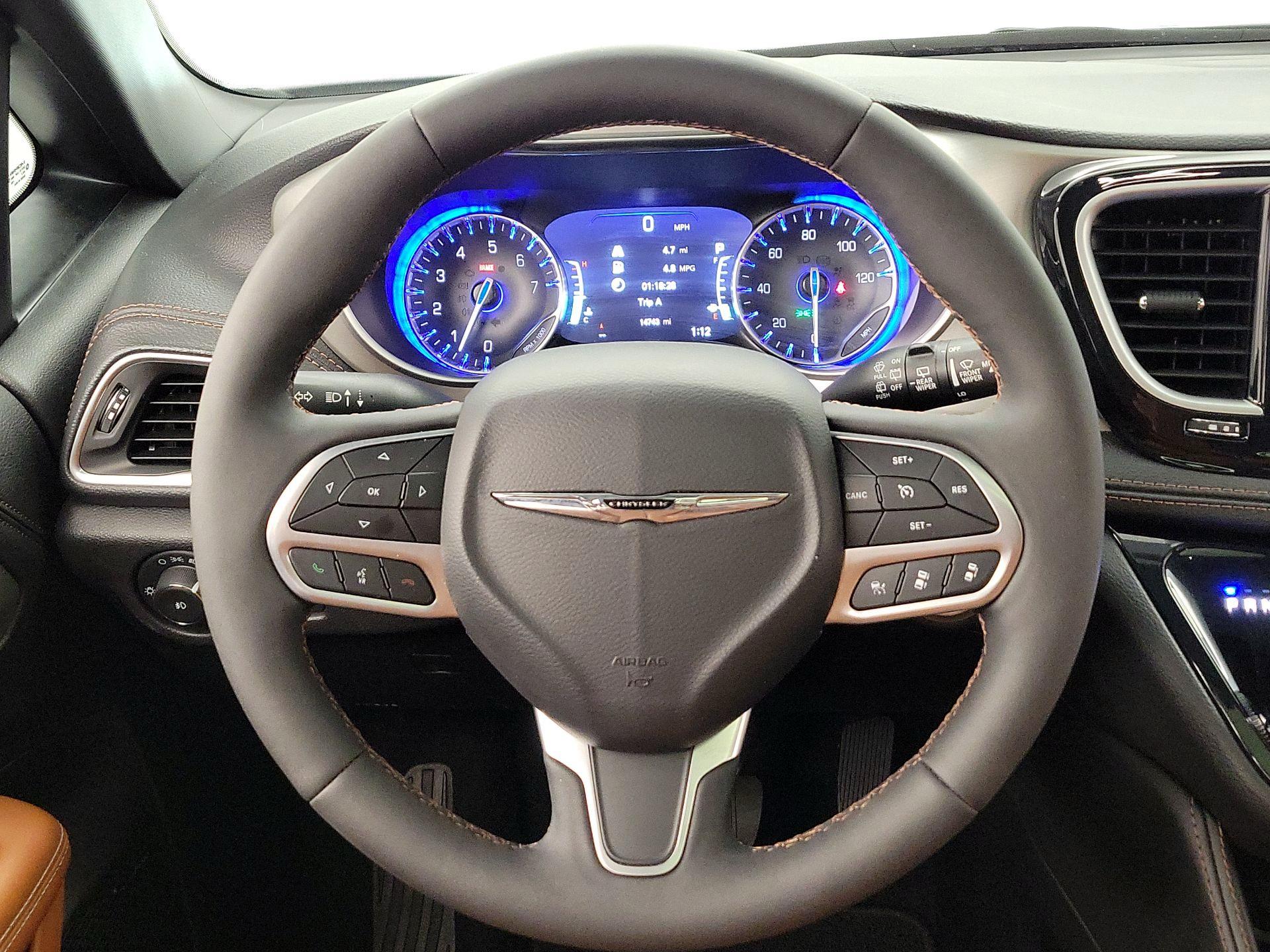 Thumbnail: 2024 Chrysler Pacifica - 10