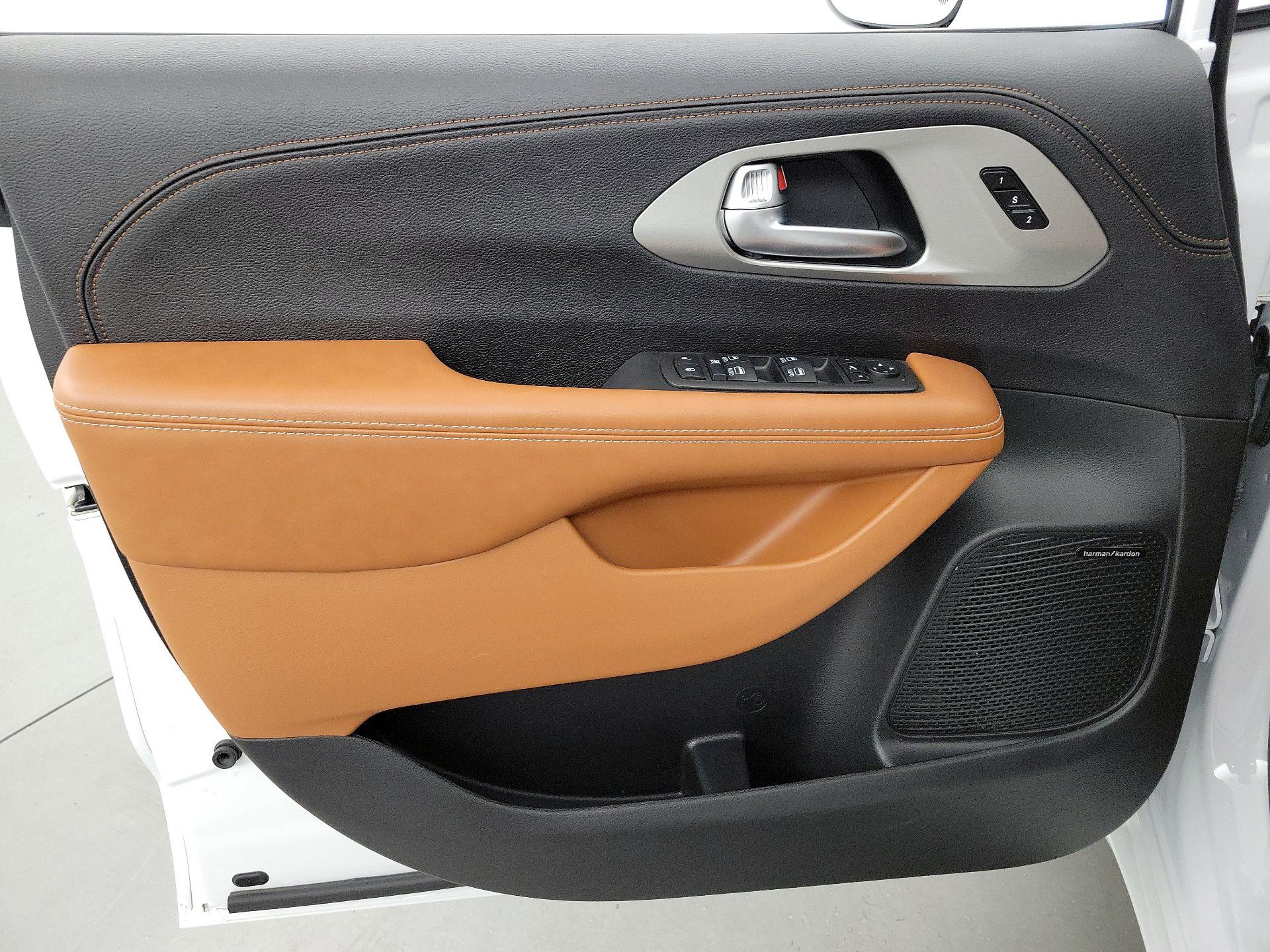 Thumbnail: 2024 Chrysler Pacifica - 12
