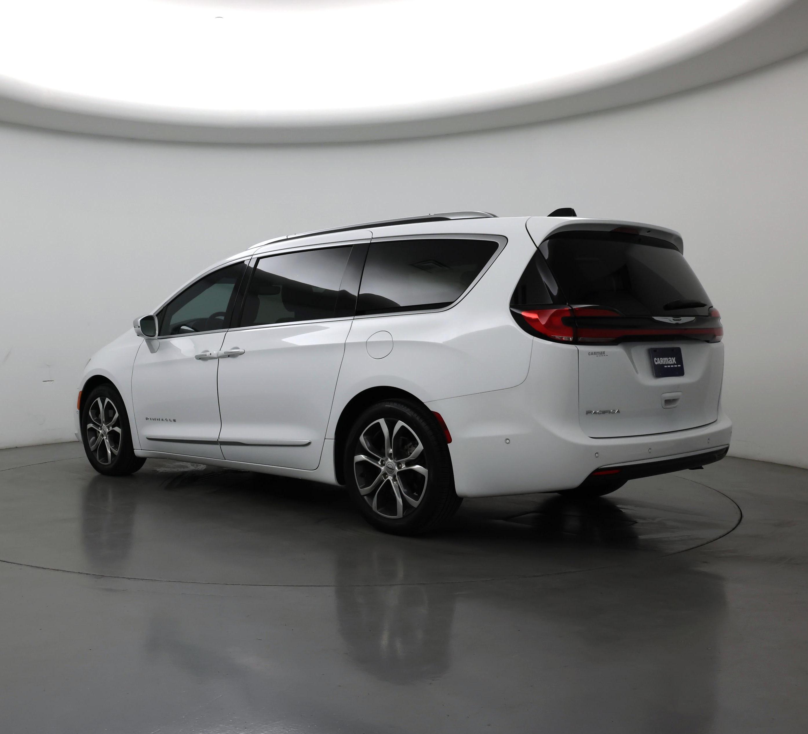 Thumbnail: 2024 Chrysler Pacifica - 2