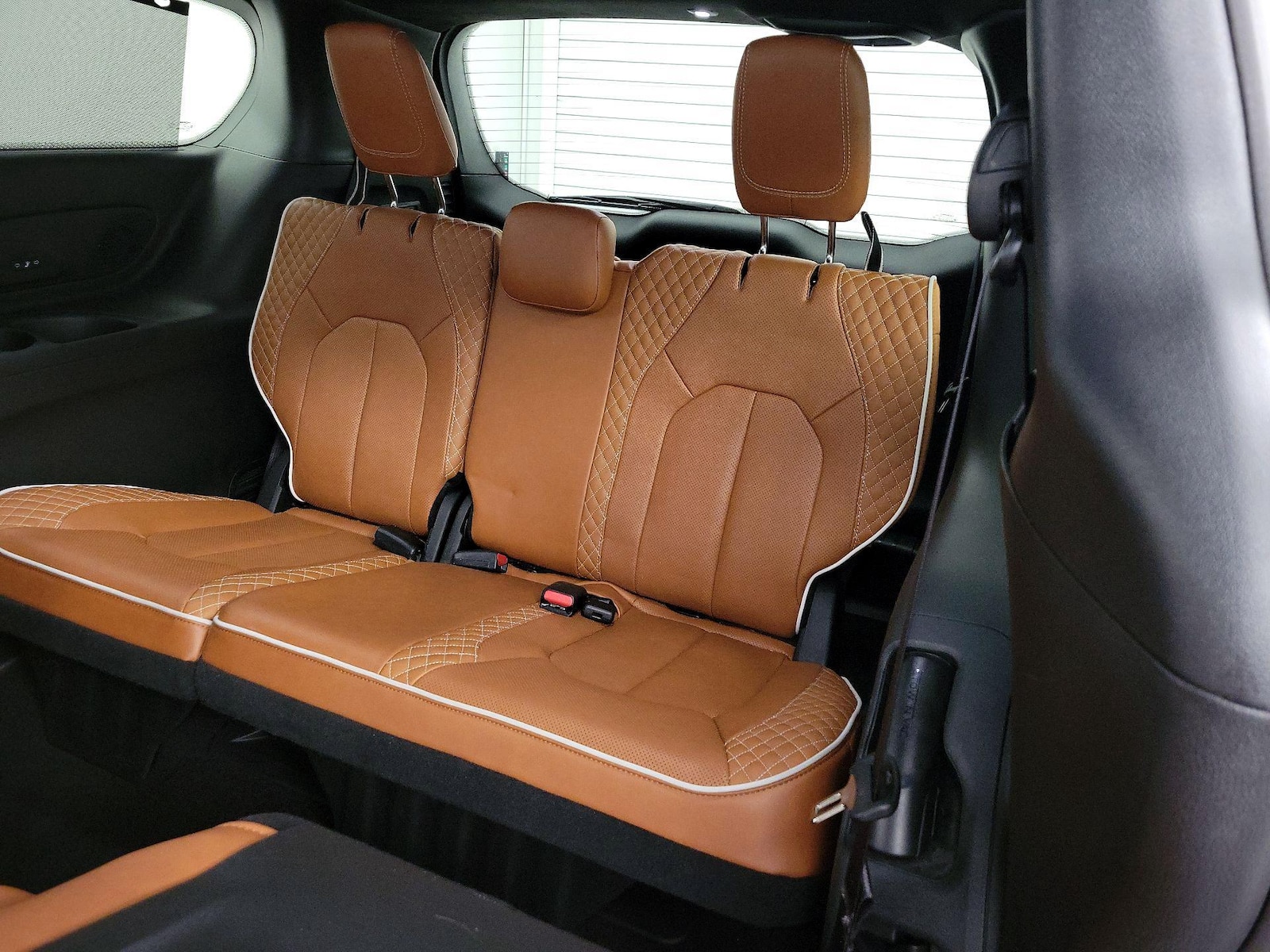 2024 Chrysler Pacifica Pinnacle - Photo 23