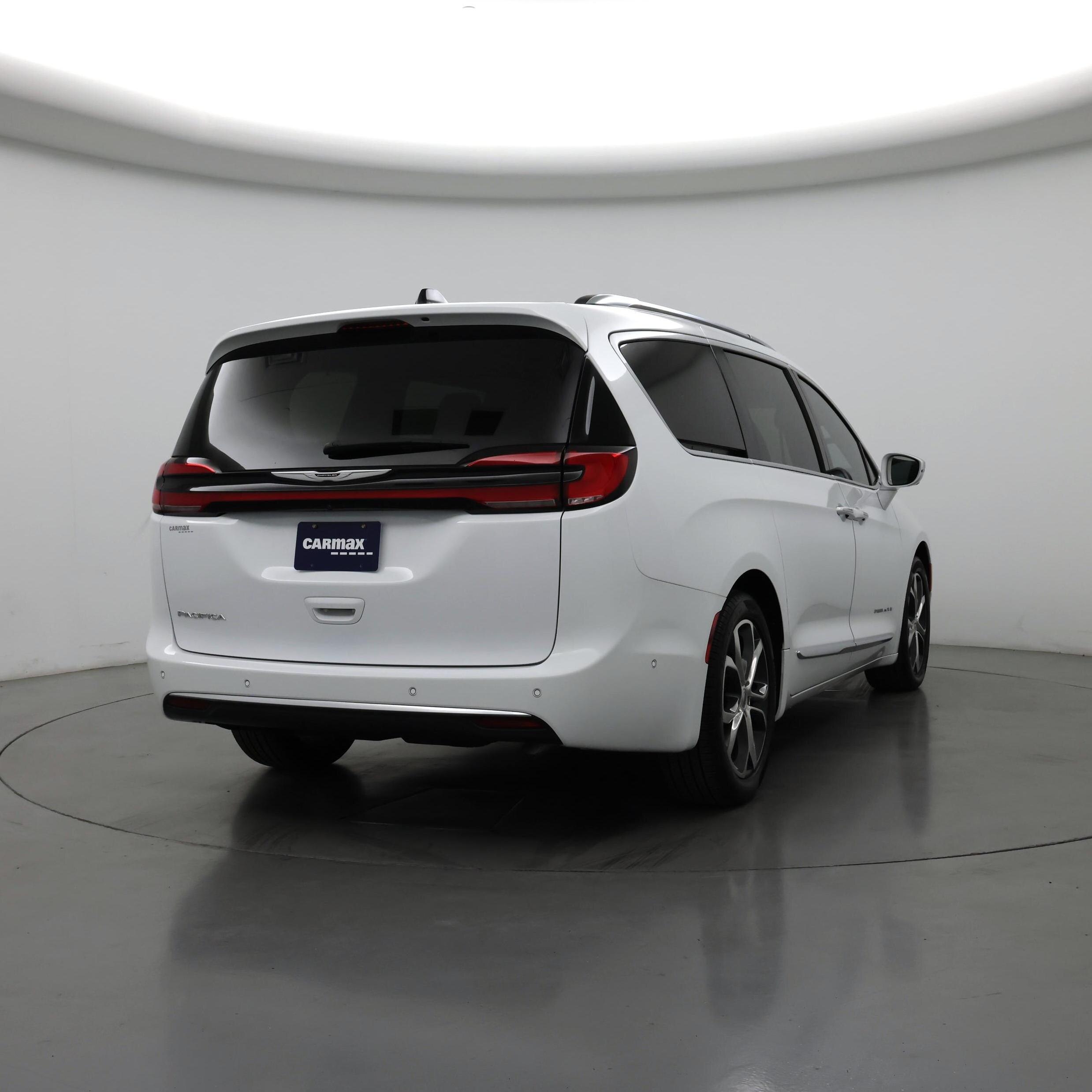 Thumbnail: 2024 Chrysler Pacifica - 8