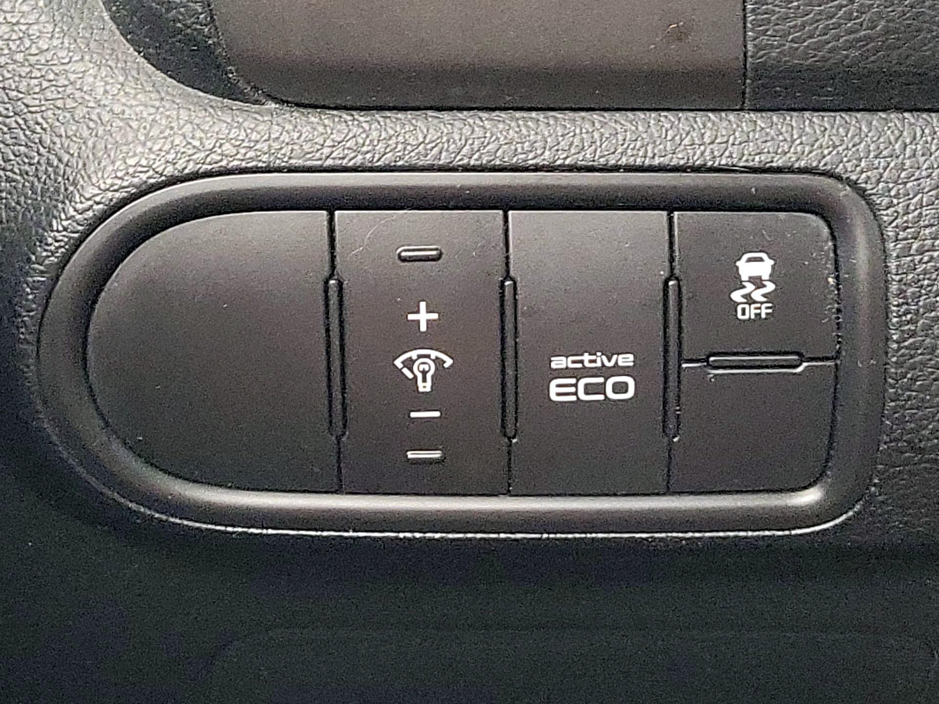 Thumbnail: 2015 Kia Forte - 13