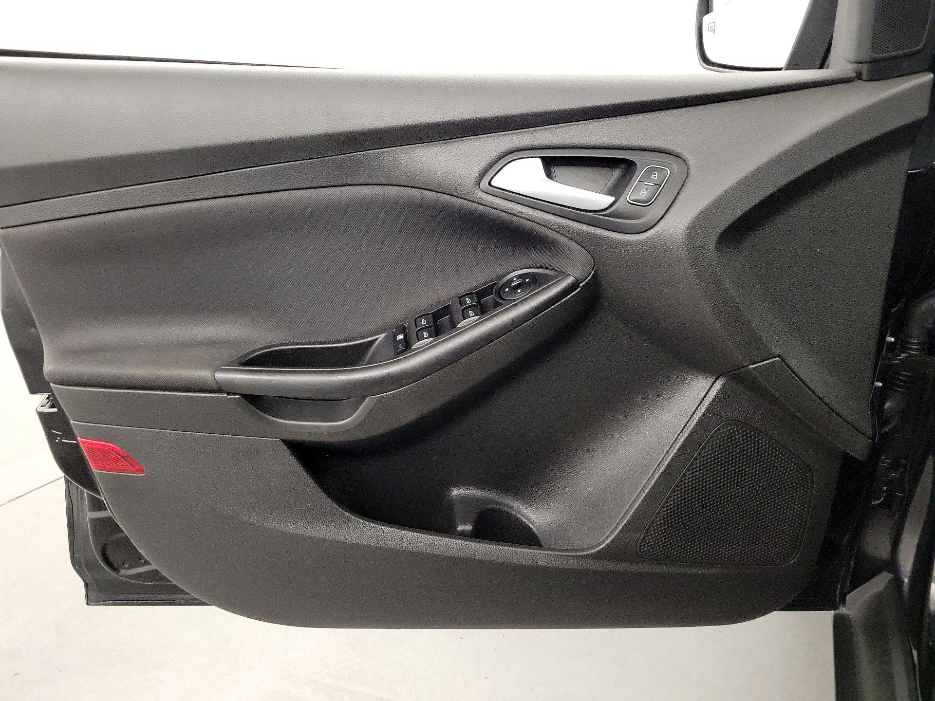 Thumbnail: 2018 Ford Focus - 12