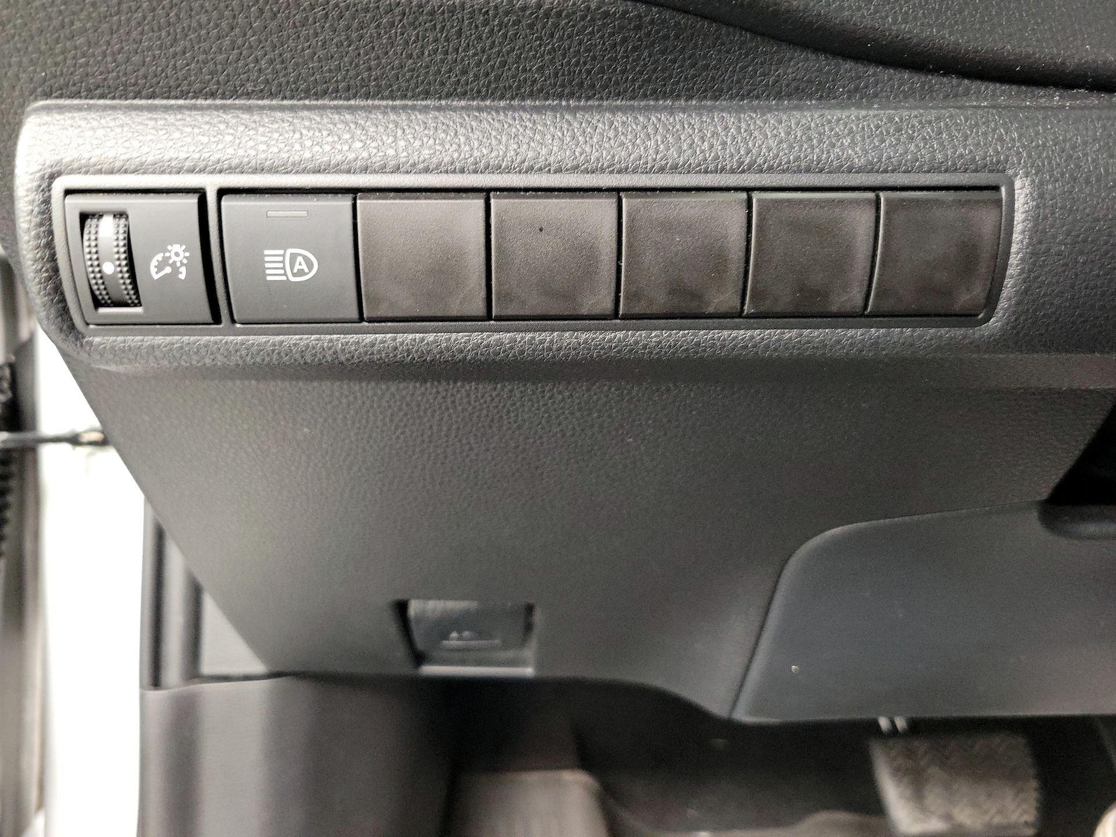 2021 Toyota Corolla LE - Photo 14