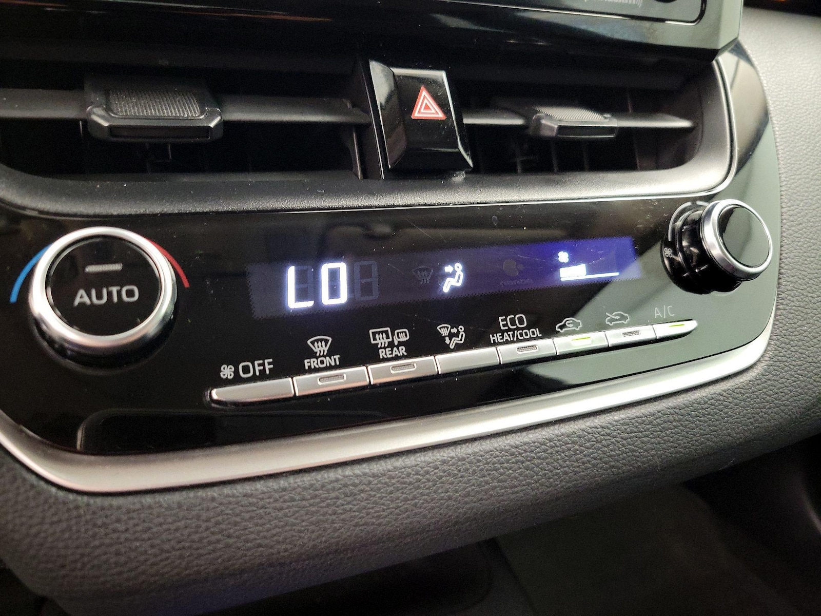 2021 Toyota Corolla LE - Photo 17