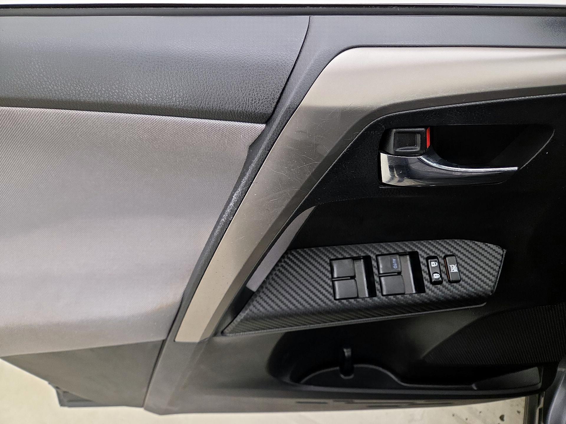 Thumbnail: 2014 Toyota RAV4 - 12