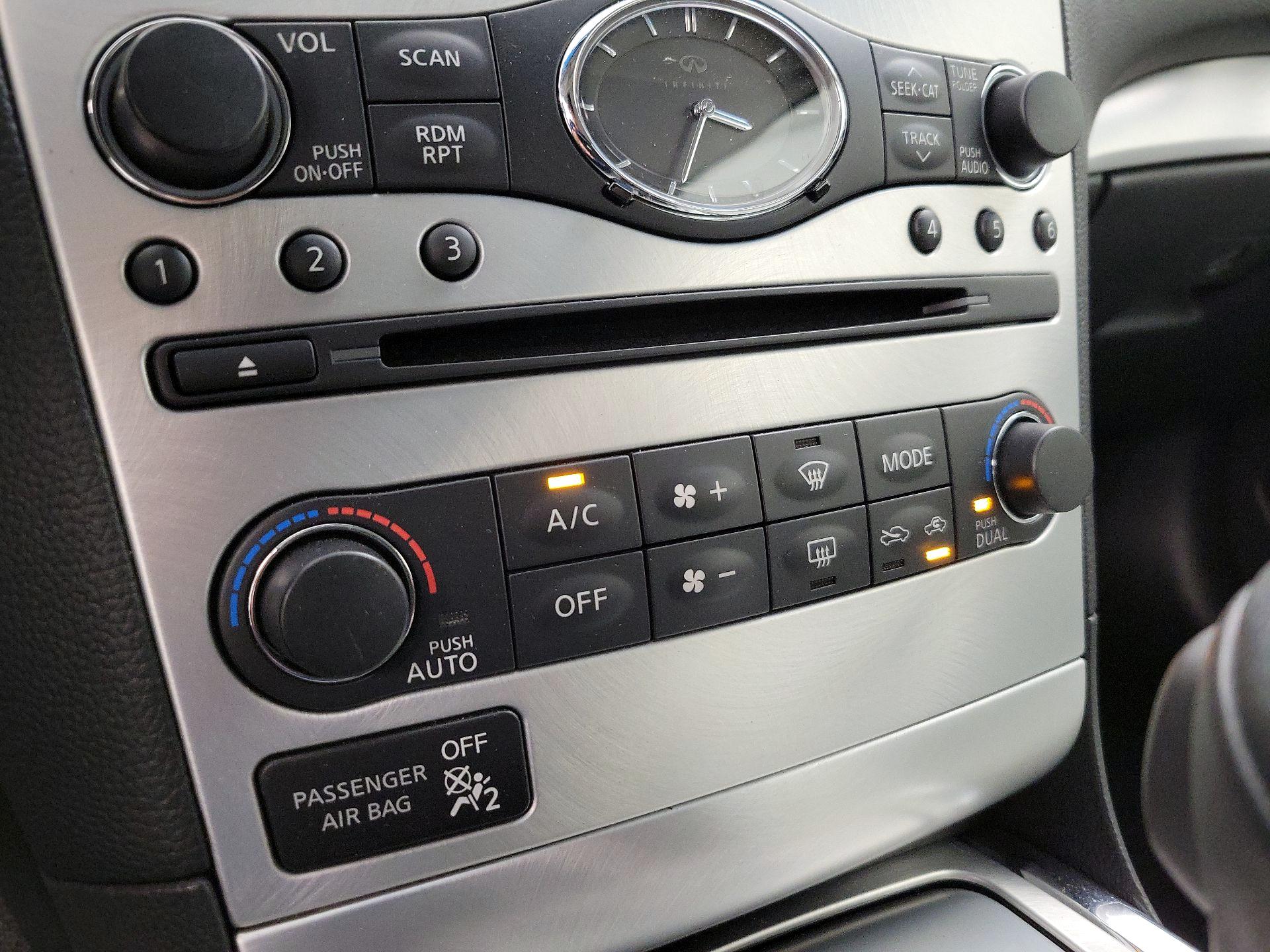 Thumbnail: 2014 INFINITI Q60 - 17