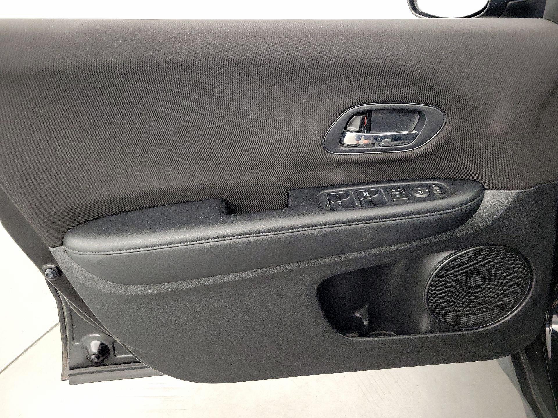 Thumbnail: 2018 Honda HR-V - 12