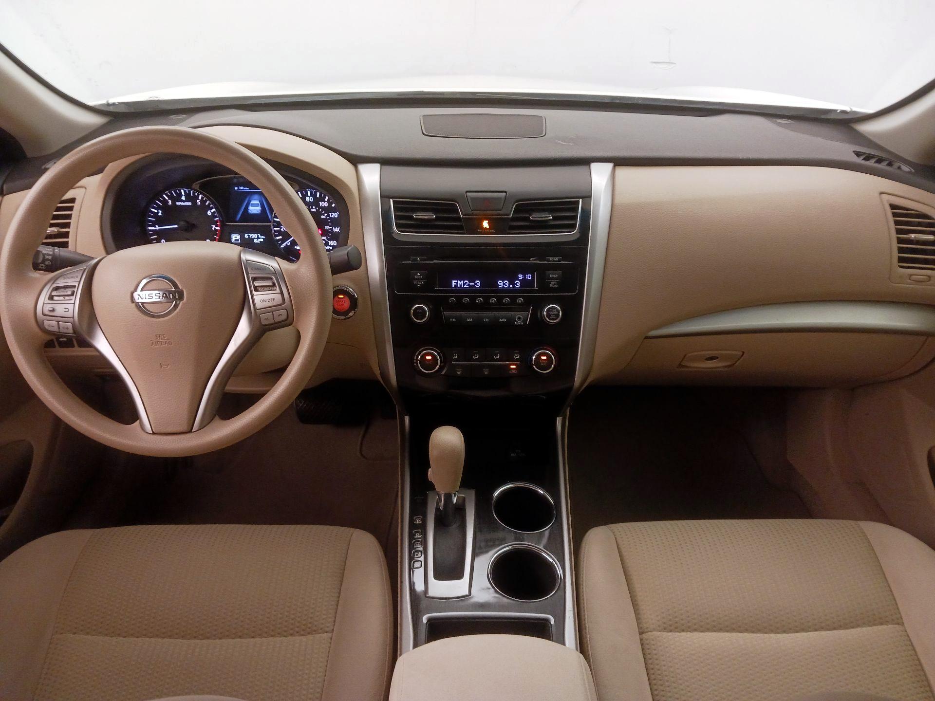 Thumbnail: 2014 Nissan Altima - 9
