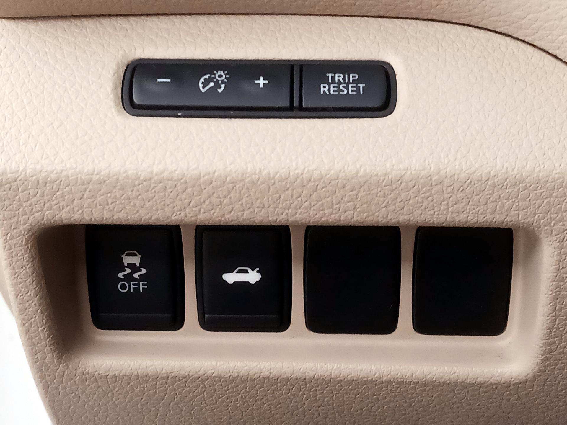 Thumbnail: 2014 Nissan Altima - 13