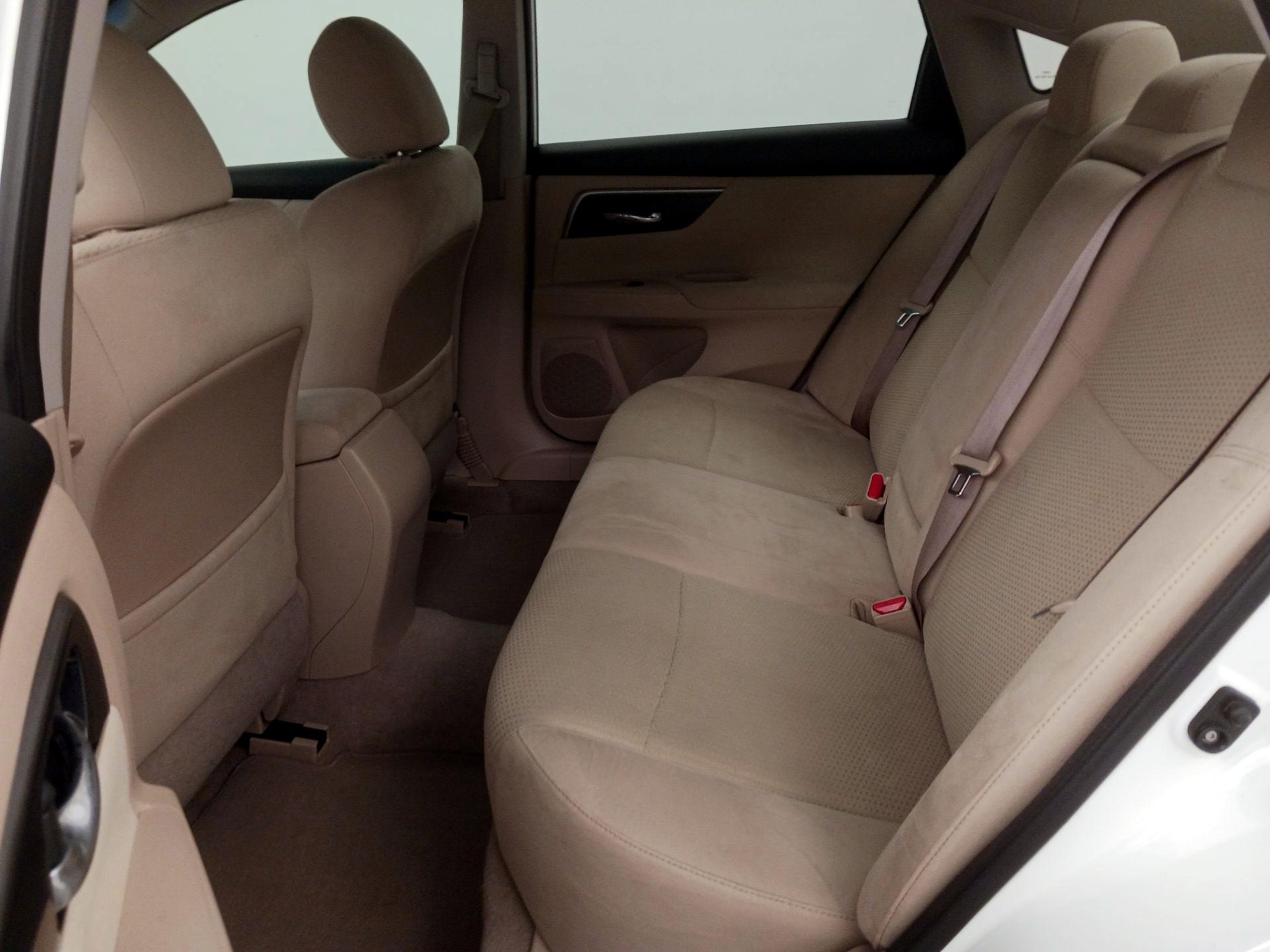 Thumbnail: 2014 Nissan Altima - 18