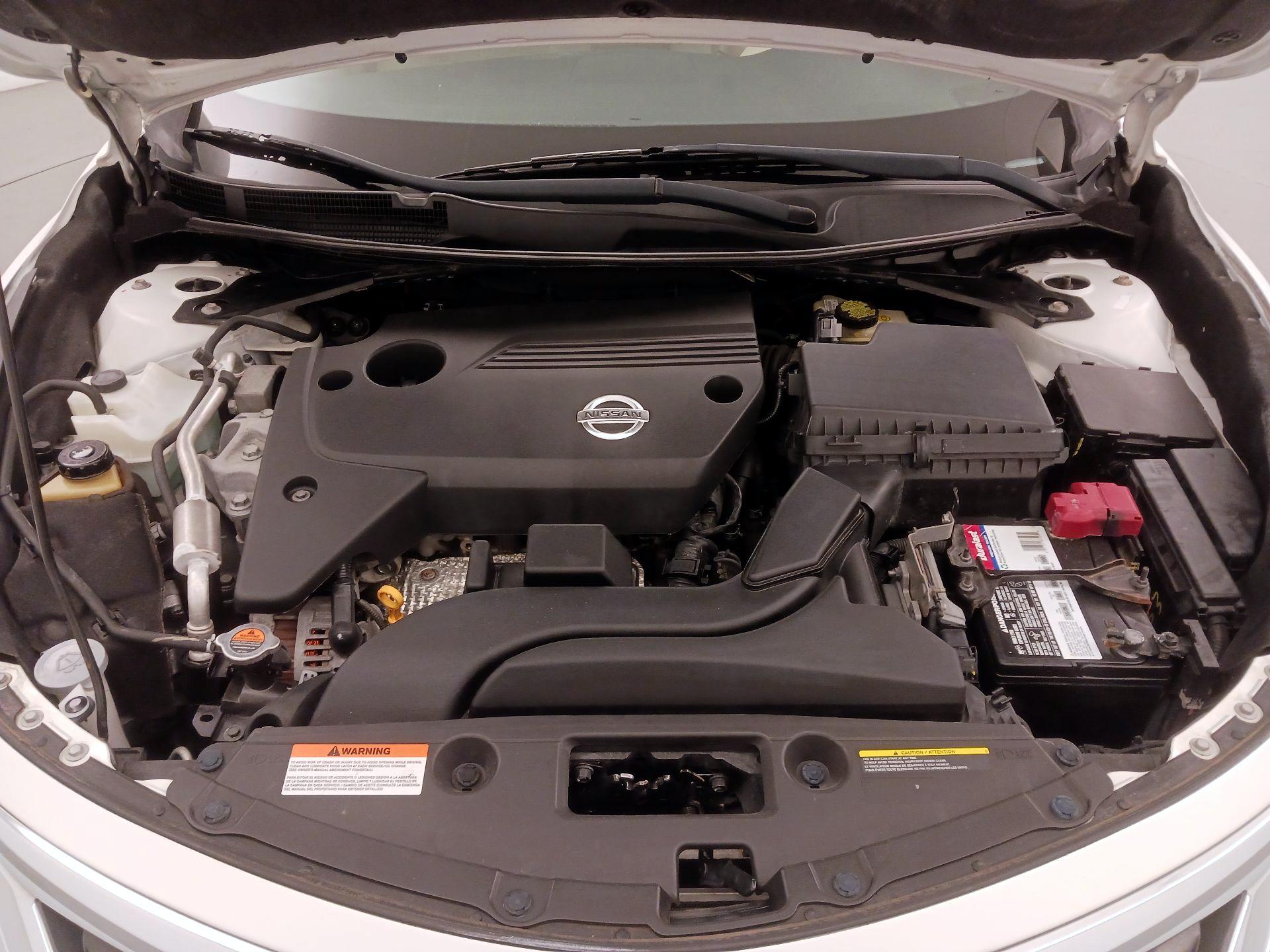 Thumbnail: 2014 Nissan Altima - 20