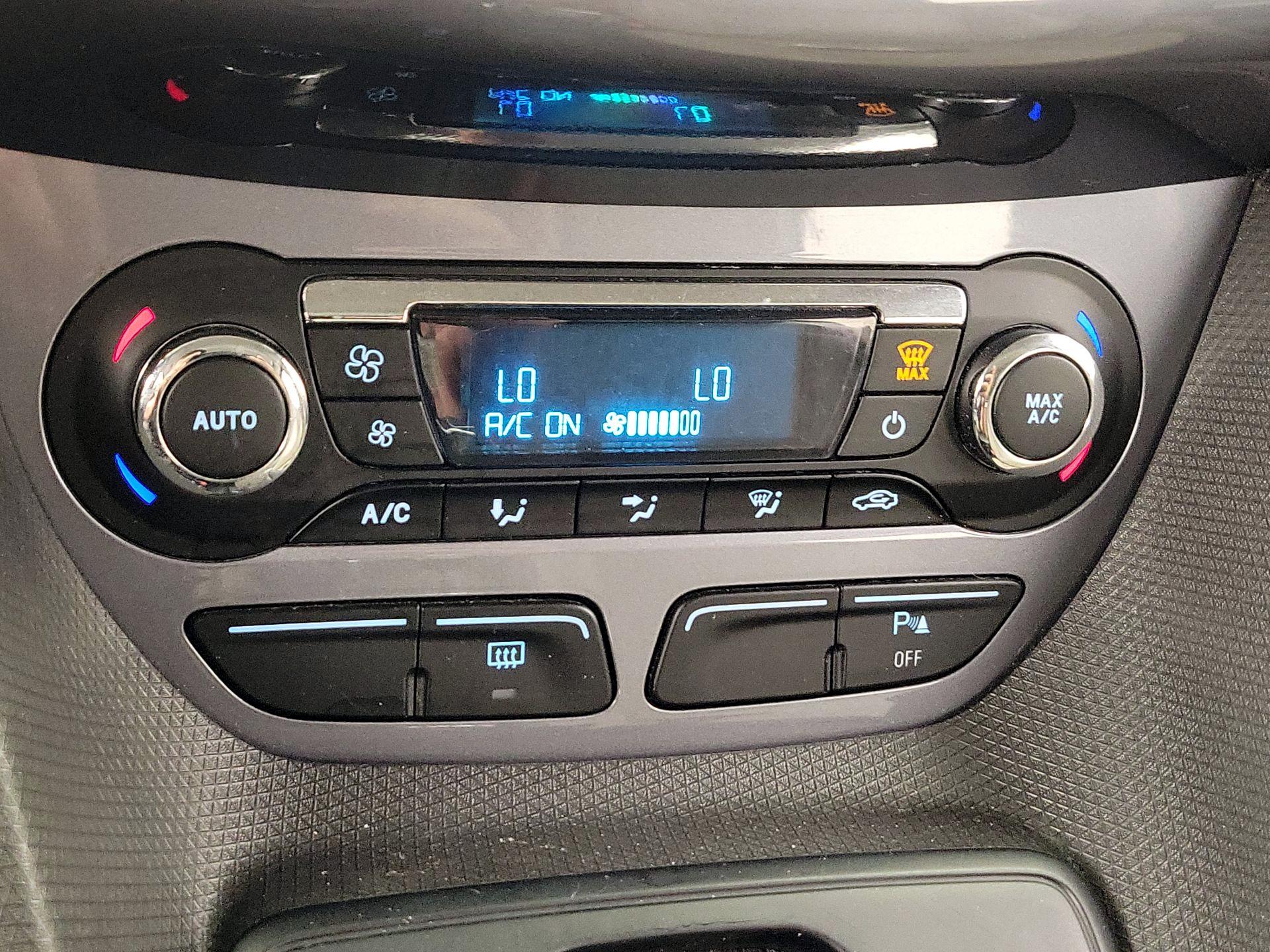 Thumbnail: 2015 Ford Transit Series - 16