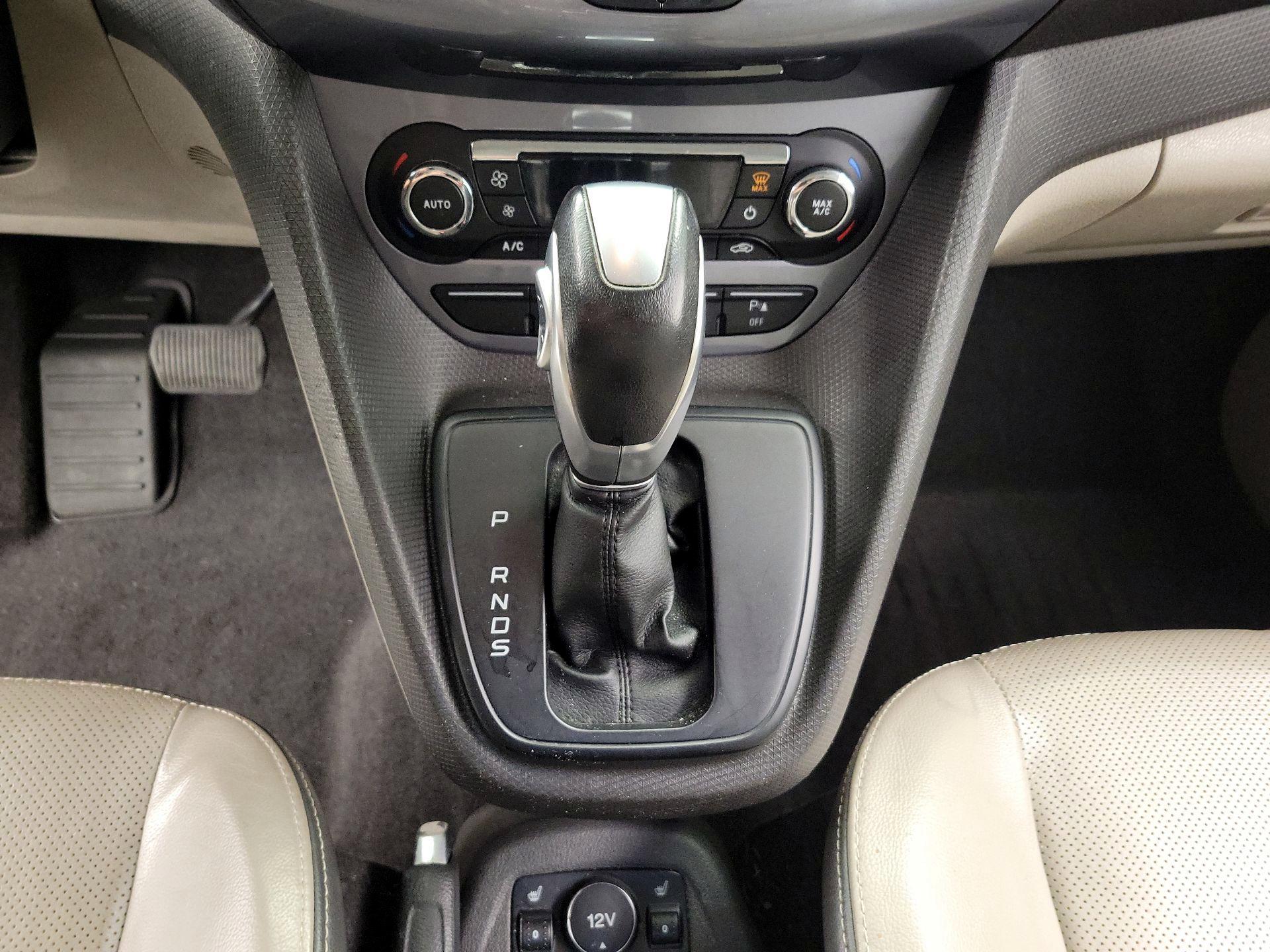 Thumbnail: 2015 Ford Transit Series - 17