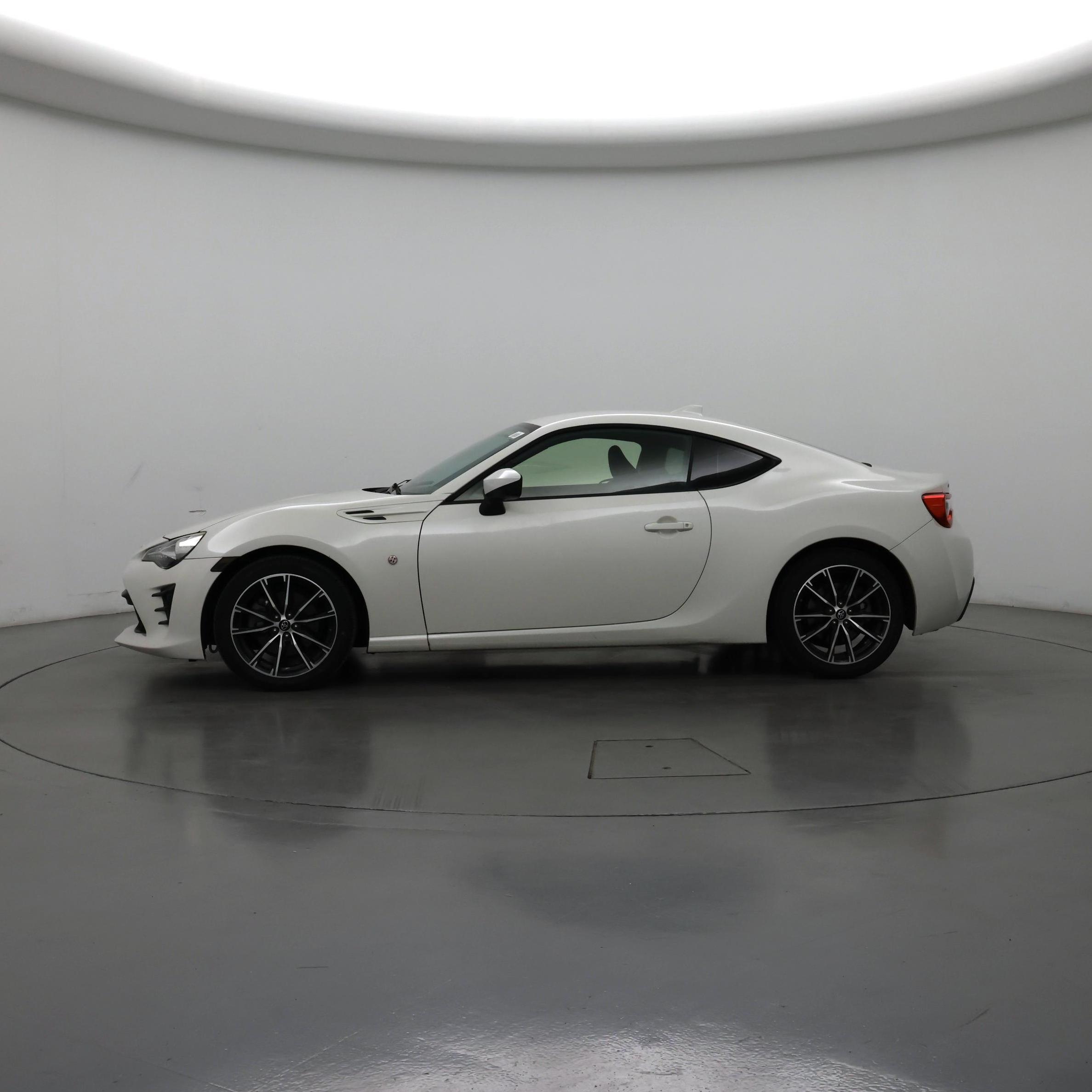 Thumbnail: 2017 Toyota 86 - 3