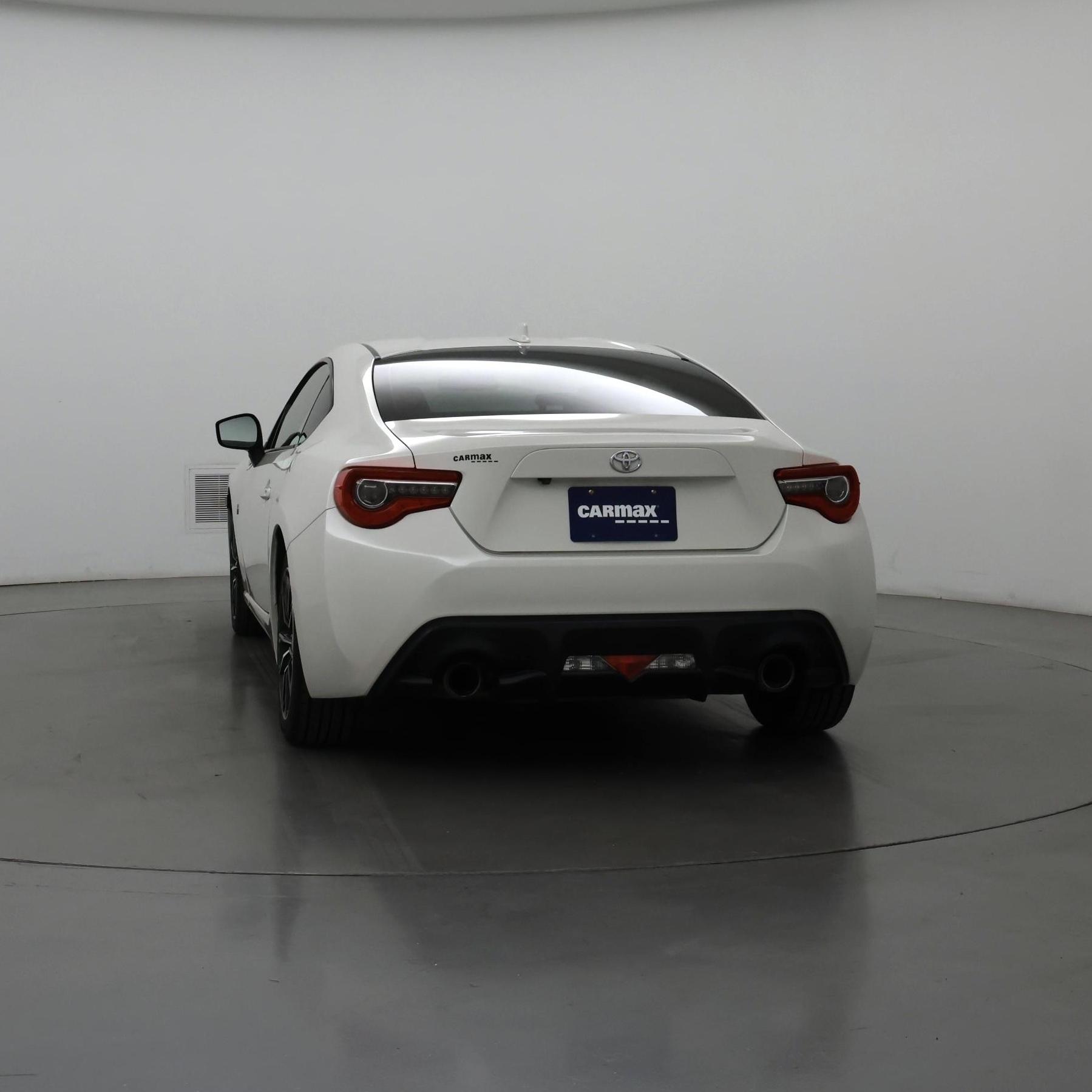 Thumbnail: 2017 Toyota 86 - 6