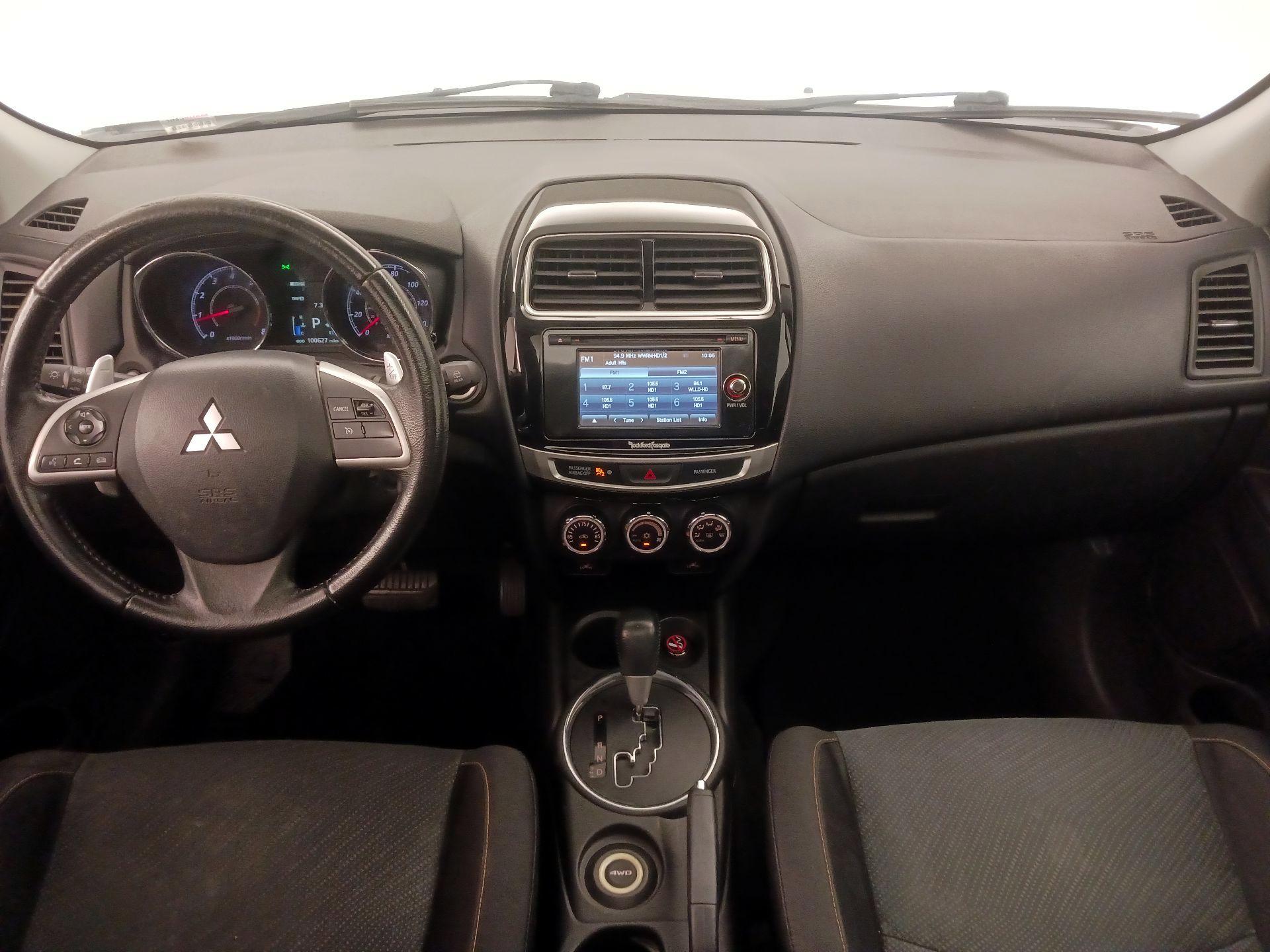 Thumbnail: 2015 Mitsubishi Outlander Sport - 9