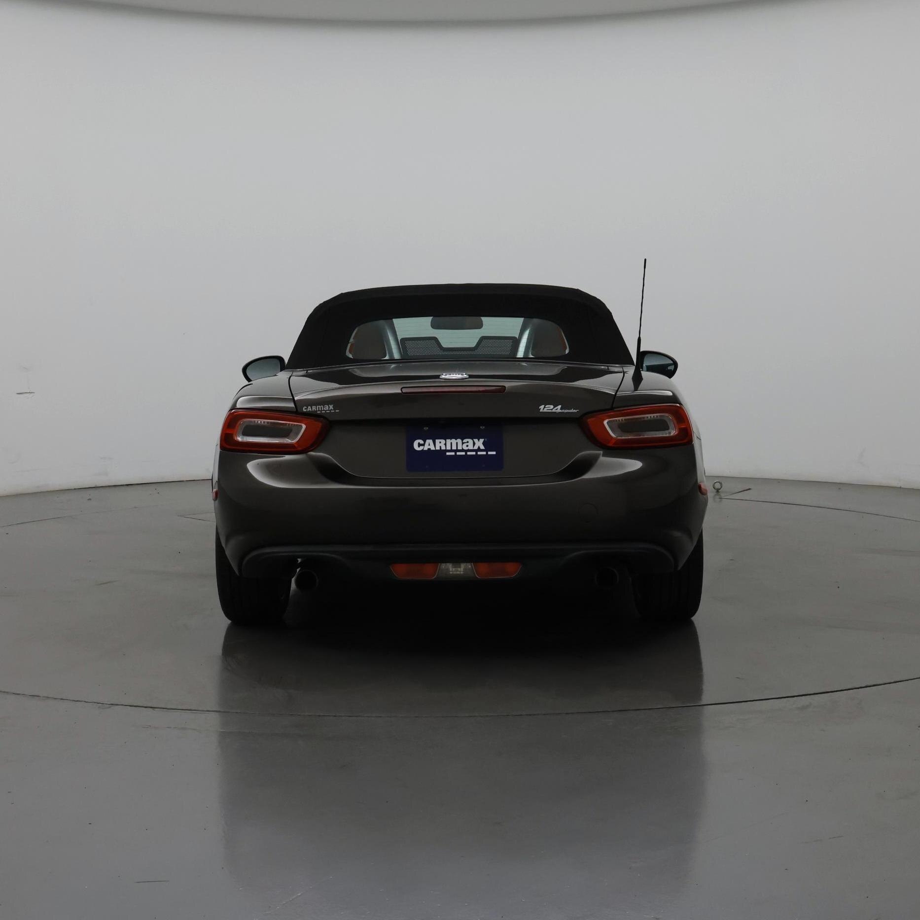 Thumbnail: 2017 Fiat 124 Spider - 6
