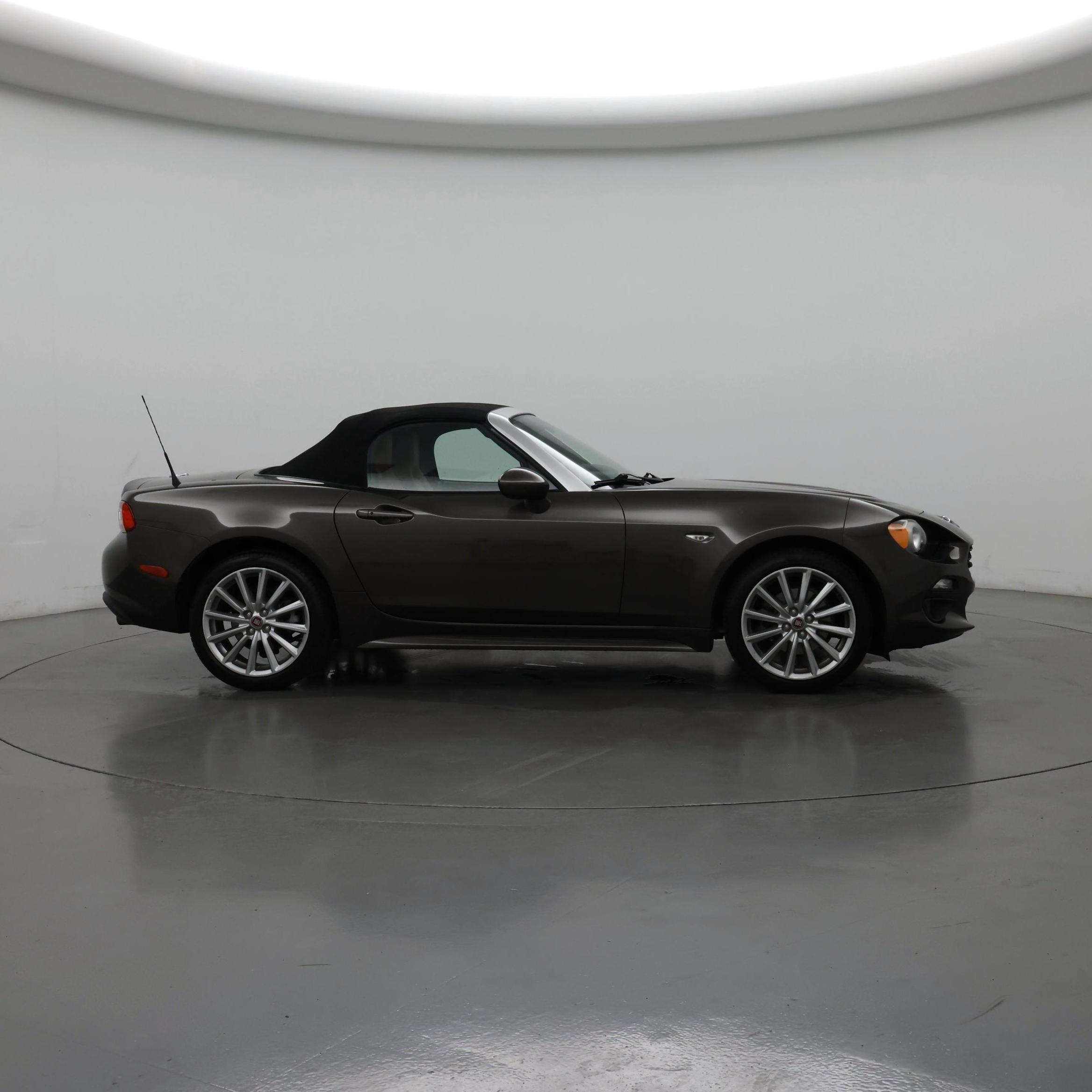Thumbnail: 2017 Fiat 124 Spider - 7