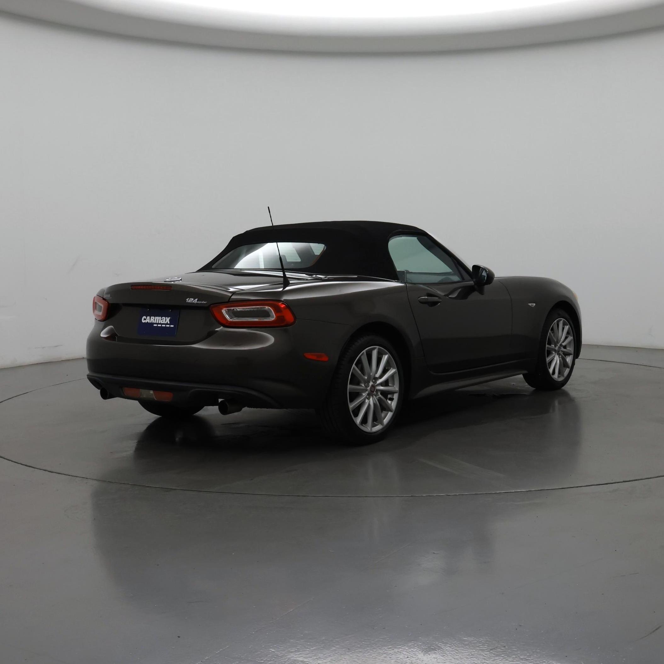 Thumbnail: 2017 Fiat 124 Spider - 8