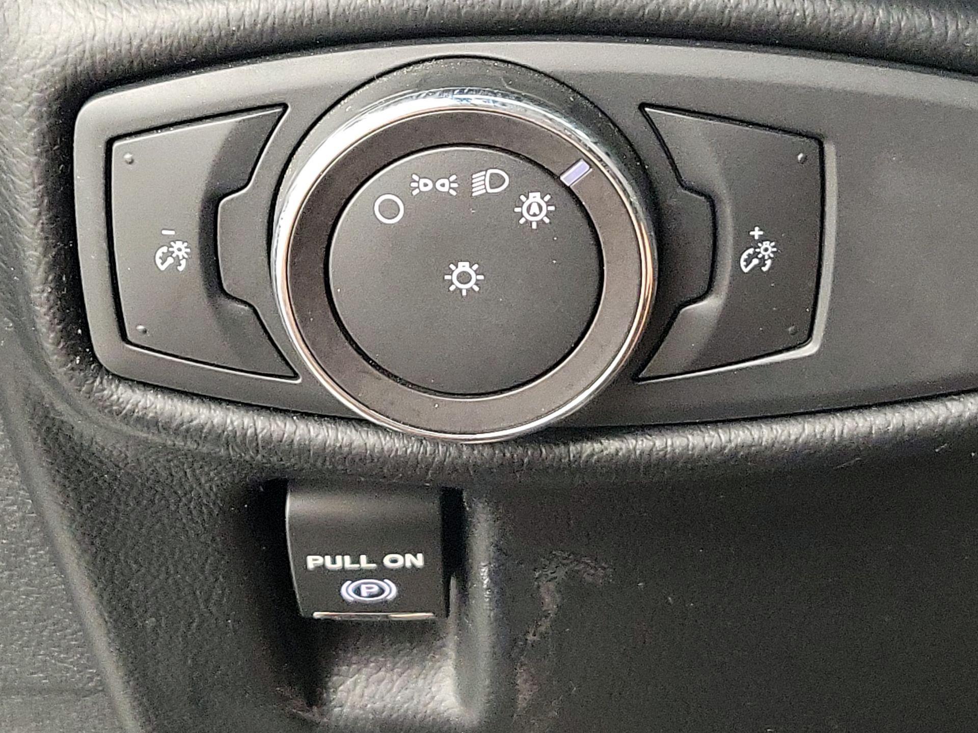 Thumbnail: 2018 Lincoln MKX - 13