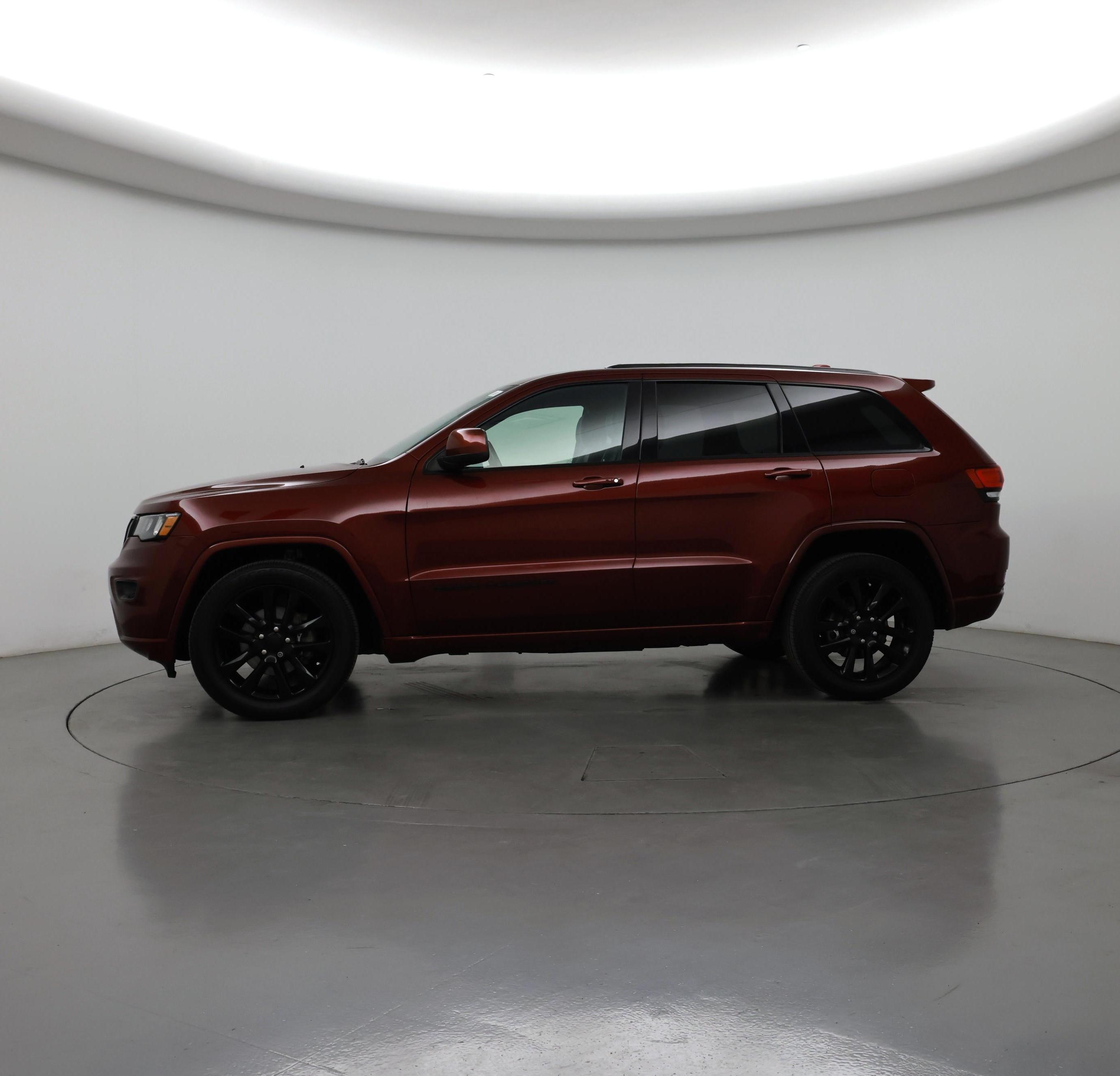 Thumbnail: 2018 Jeep Grand Cherokee - 3