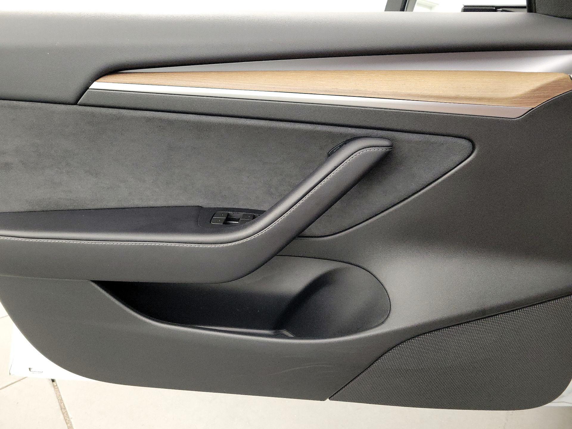 Thumbnail: 2023 Tesla Model 3 - 12