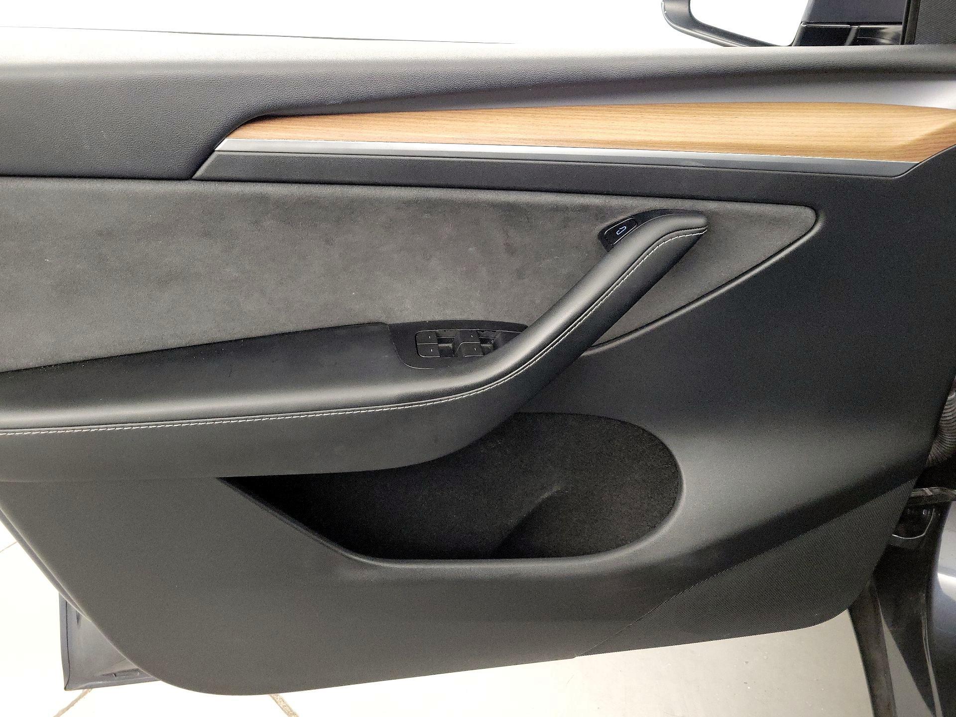 Thumbnail: 2022 Tesla Model Y - 12