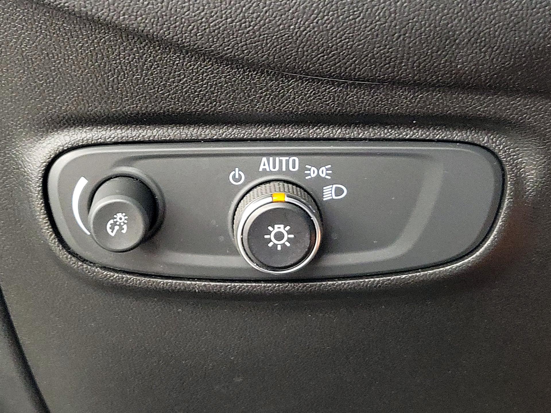 Thumbnail: 2020 Chevrolet Equinox - 13