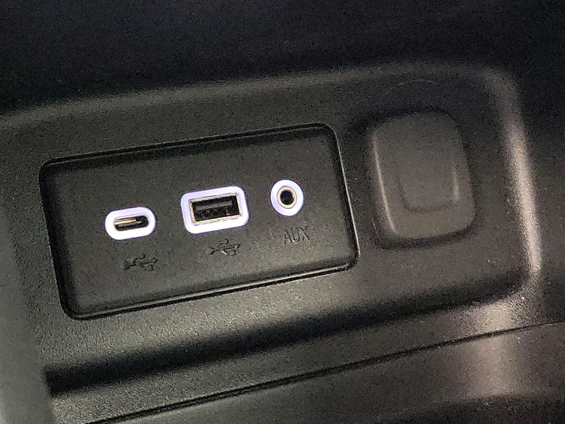 Thumbnail: 2020 Chevrolet Equinox - 18