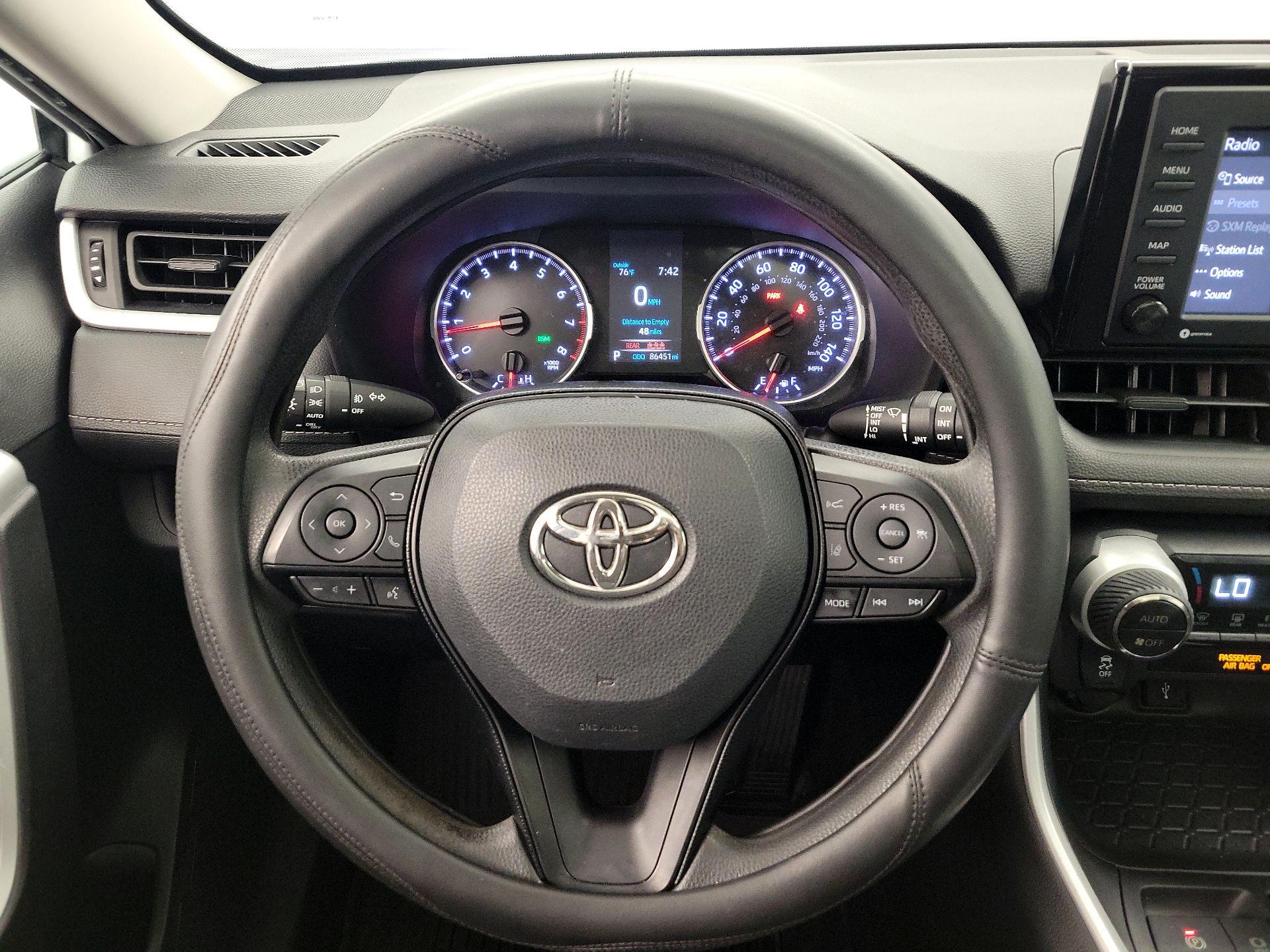 Thumbnail: 2020 Toyota RAV4 - 10