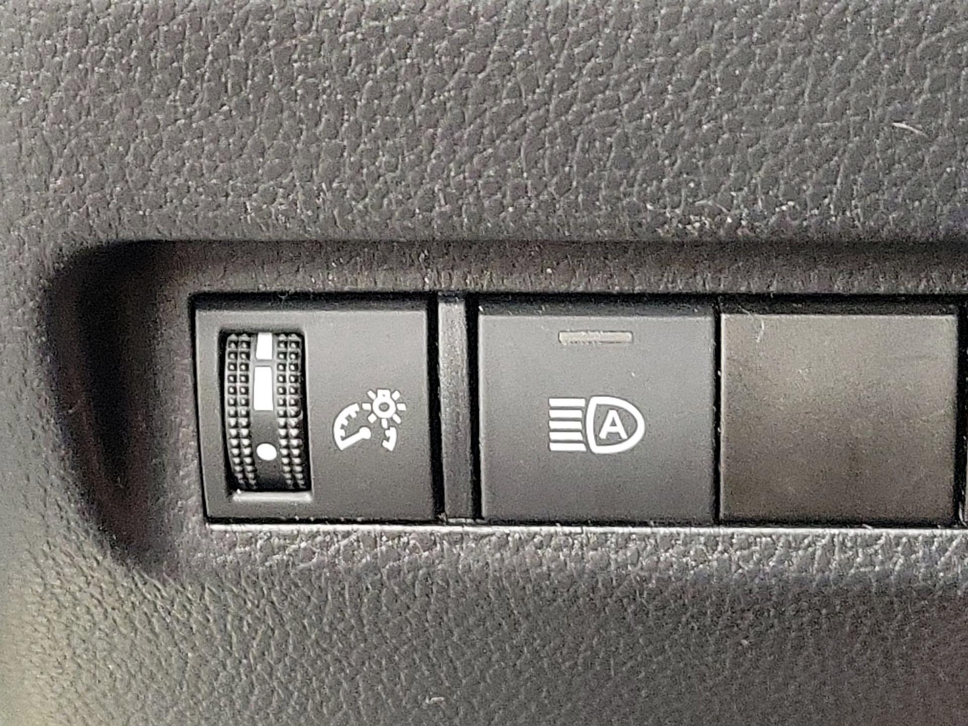 Thumbnail: 2020 Toyota RAV4 - 13