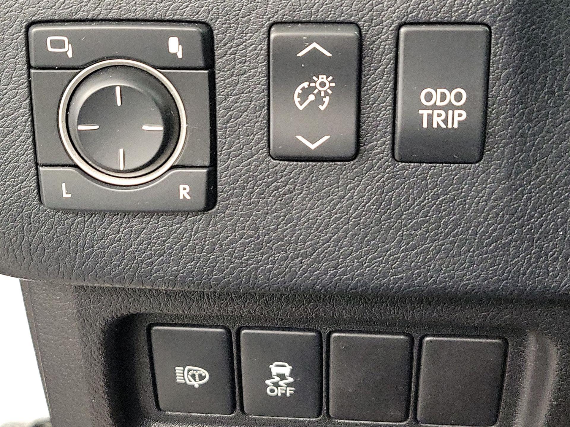 Thumbnail: 2016 Lexus GX - 13