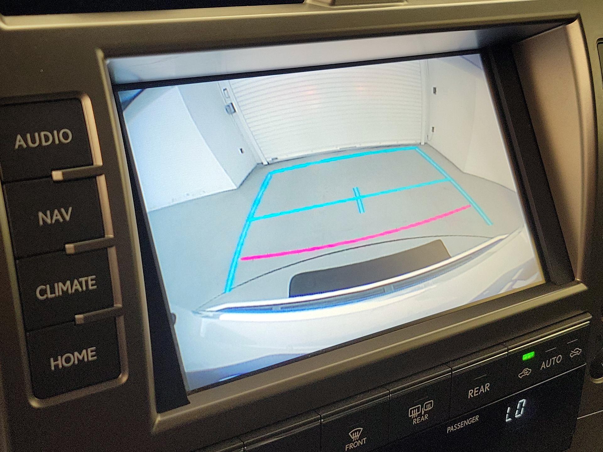 Thumbnail: 2016 Lexus GX - 15