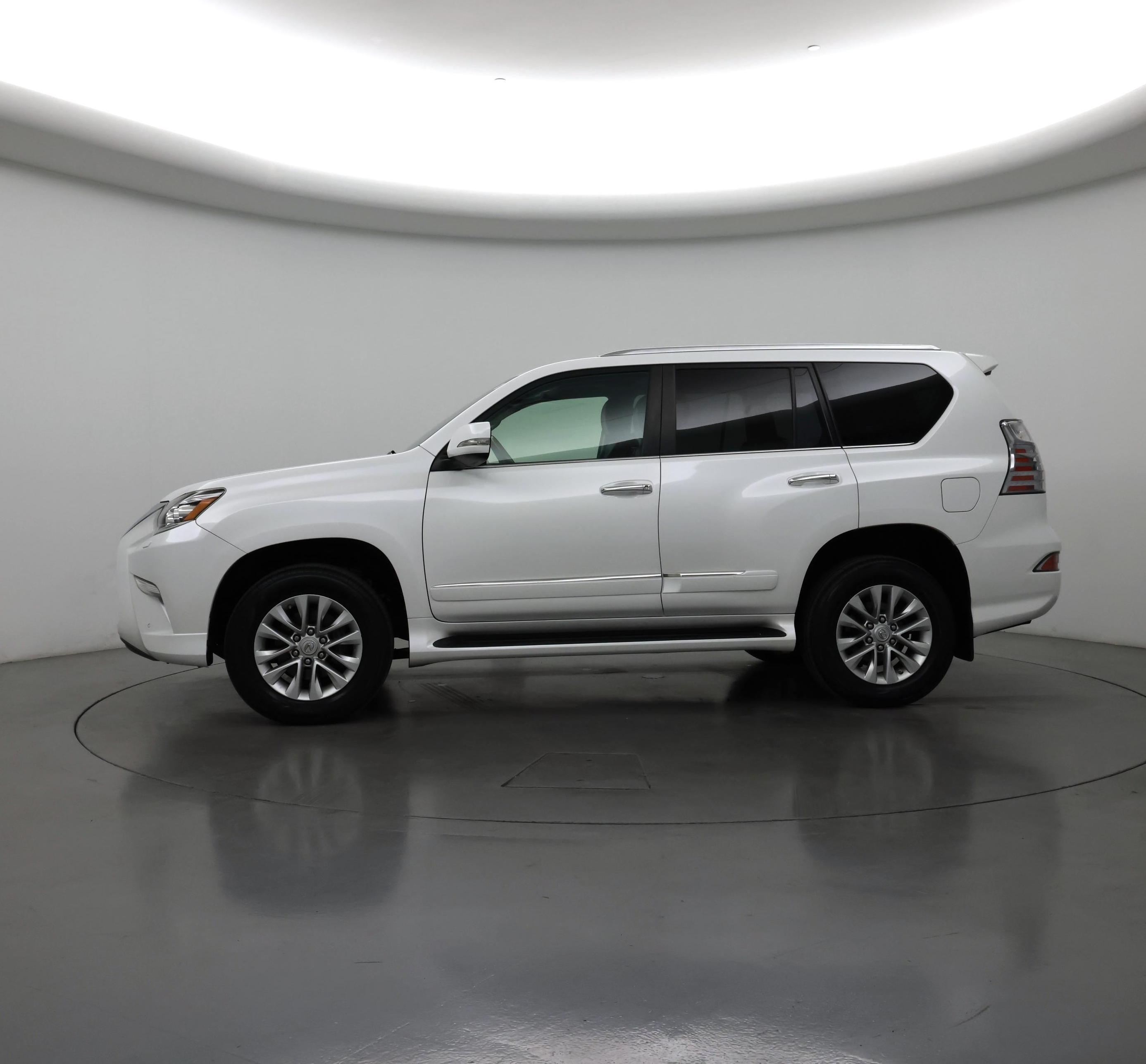 Thumbnail: 2016 Lexus GX - 3