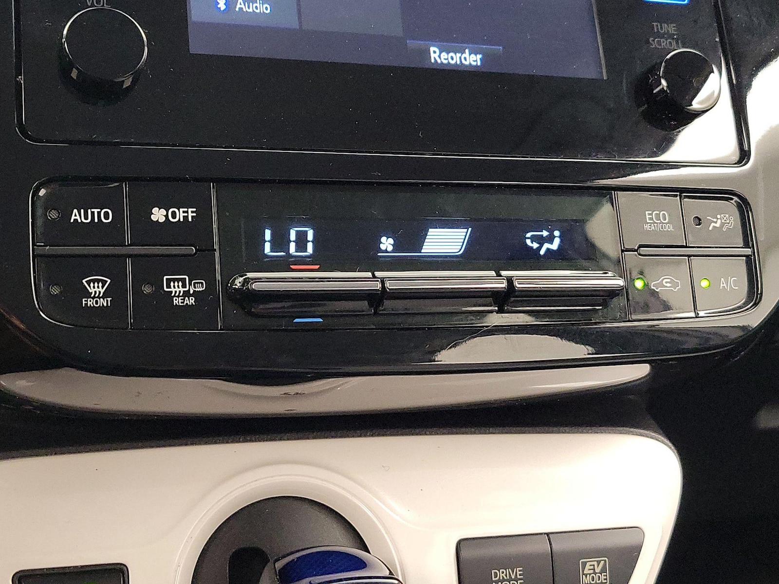 2017 Toyota Prius Two - Photo 17