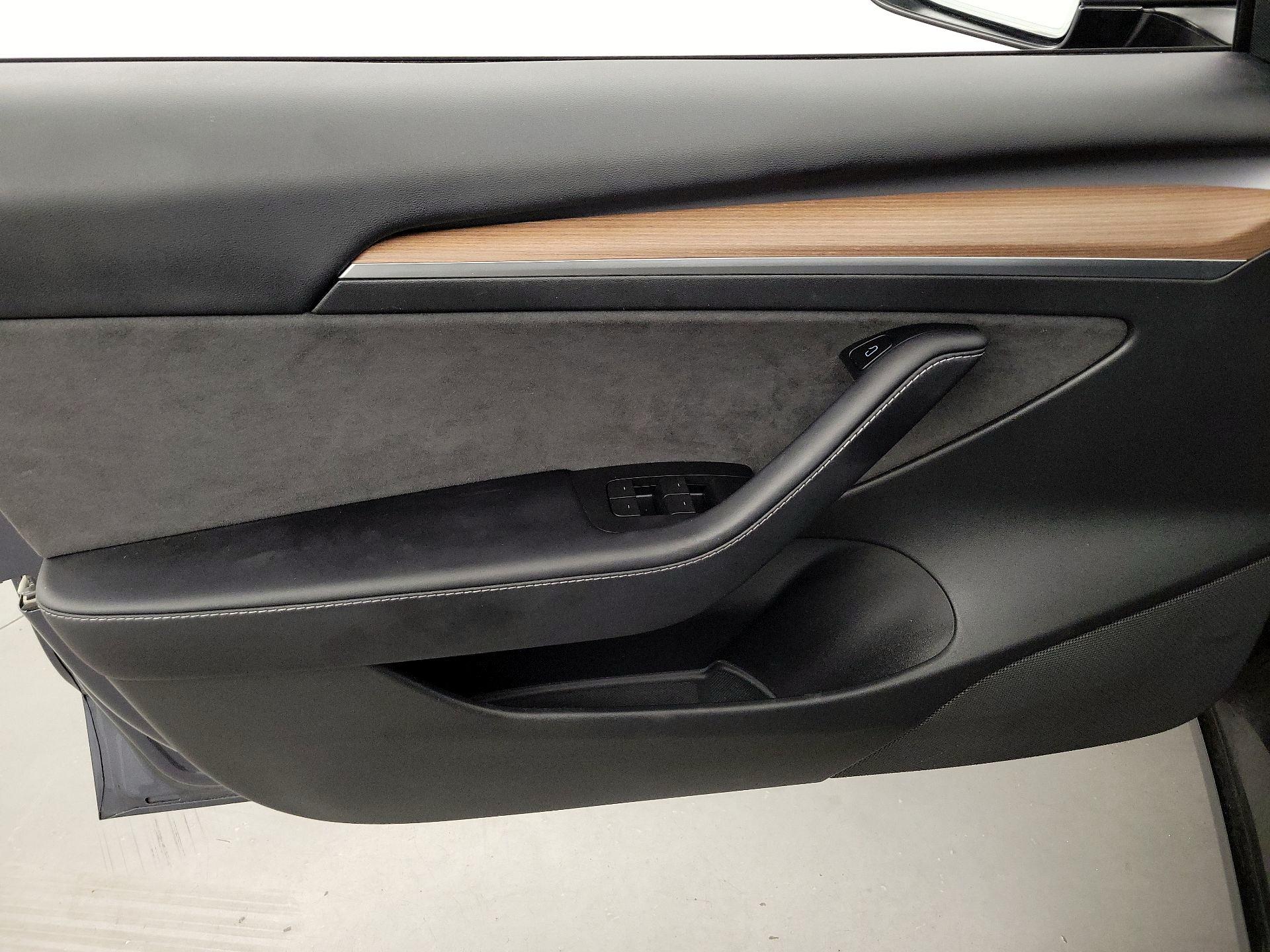 Thumbnail: 2023 Tesla Model 3 - 12