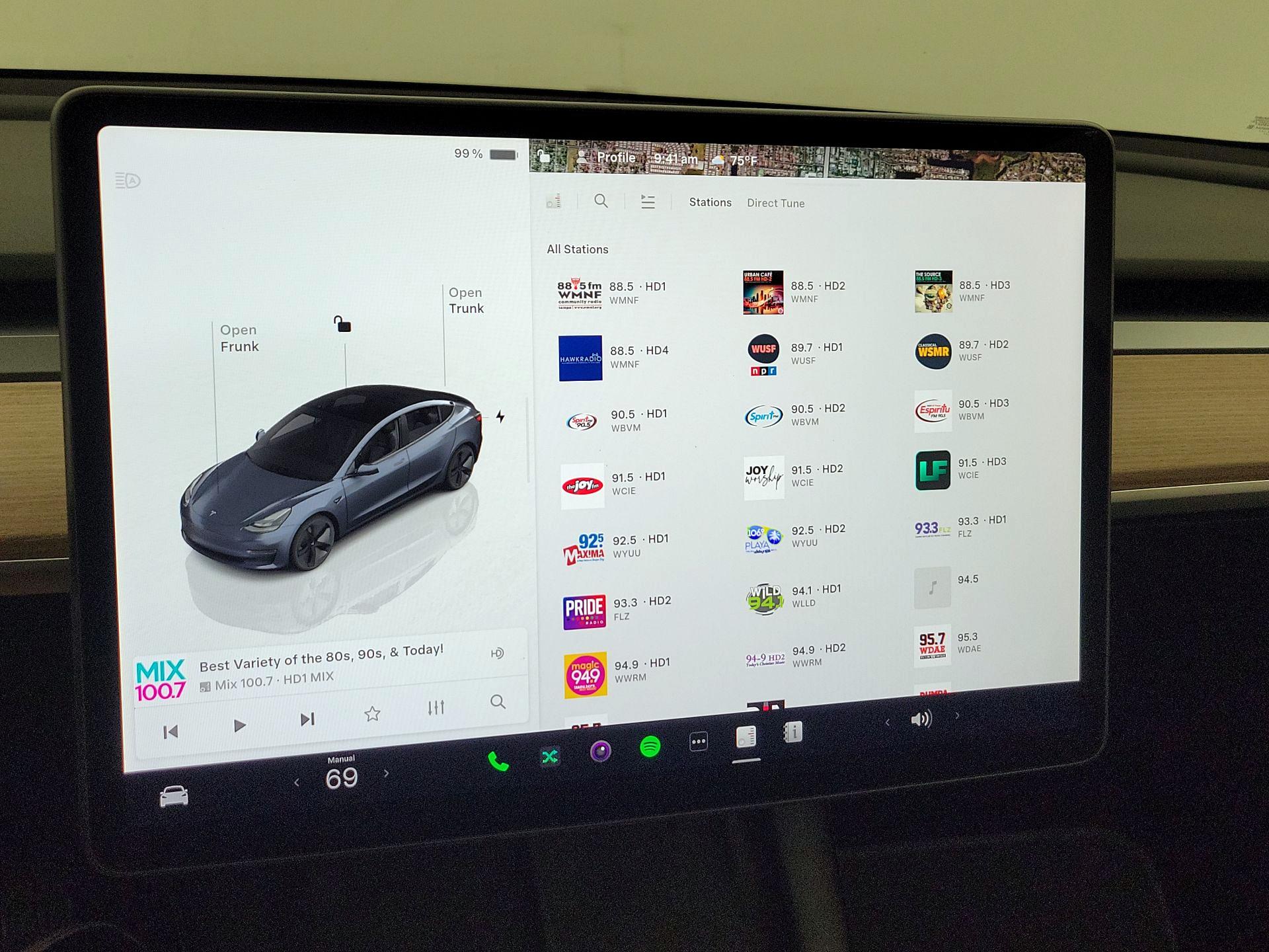 Thumbnail: 2023 Tesla Model 3 - 15