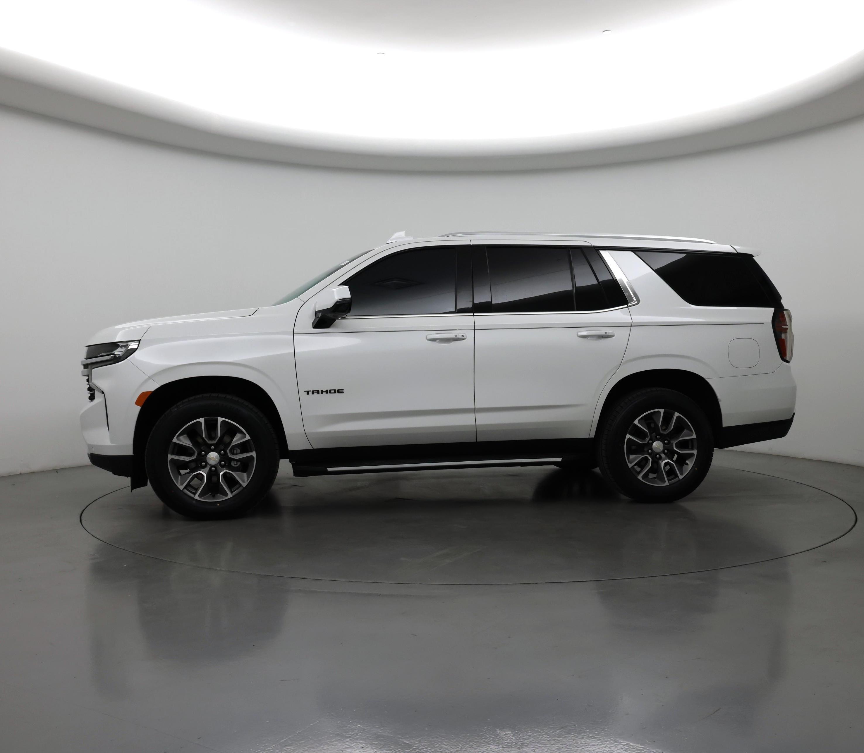 Thumbnail: 2022 Chevrolet Tahoe - 3
