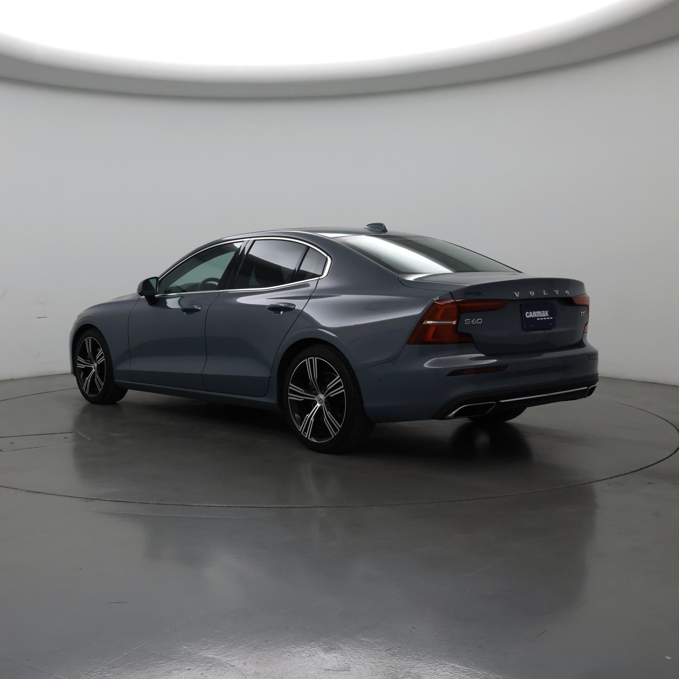Thumbnail: 2022 Volvo S60 - 2