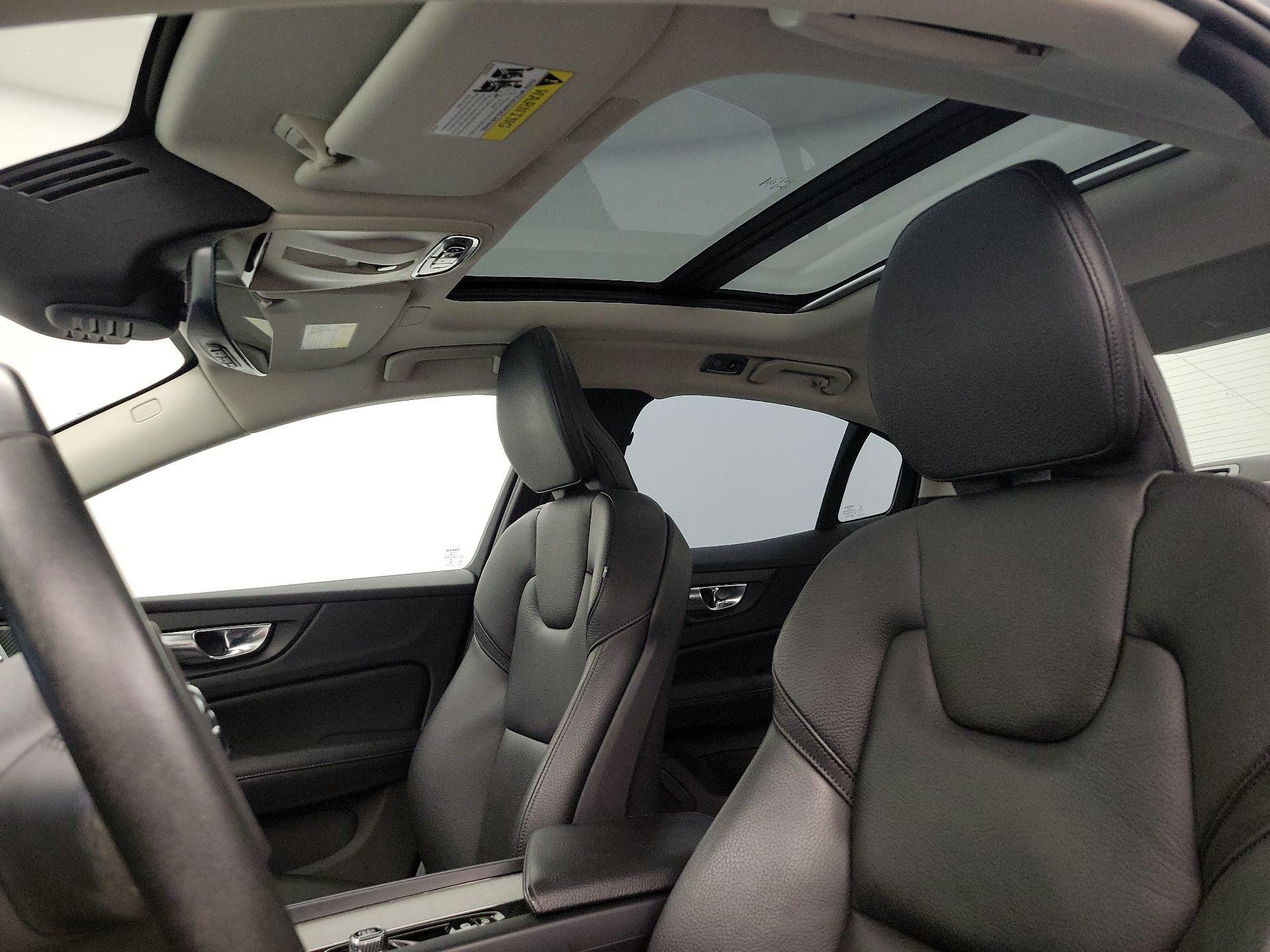 Thumbnail: 2022 Volvo S60 - 20