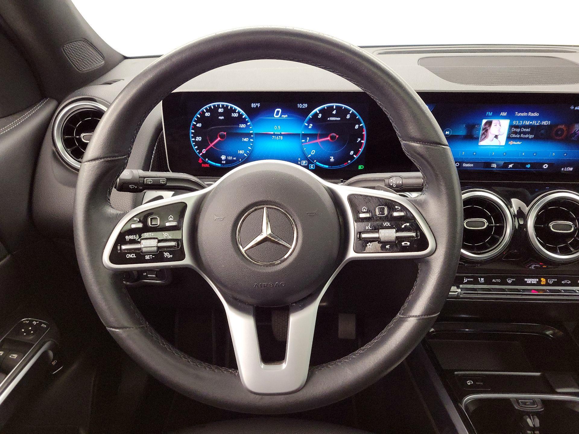 Thumbnail: 2020 Mercedes-Benz GLB - 10