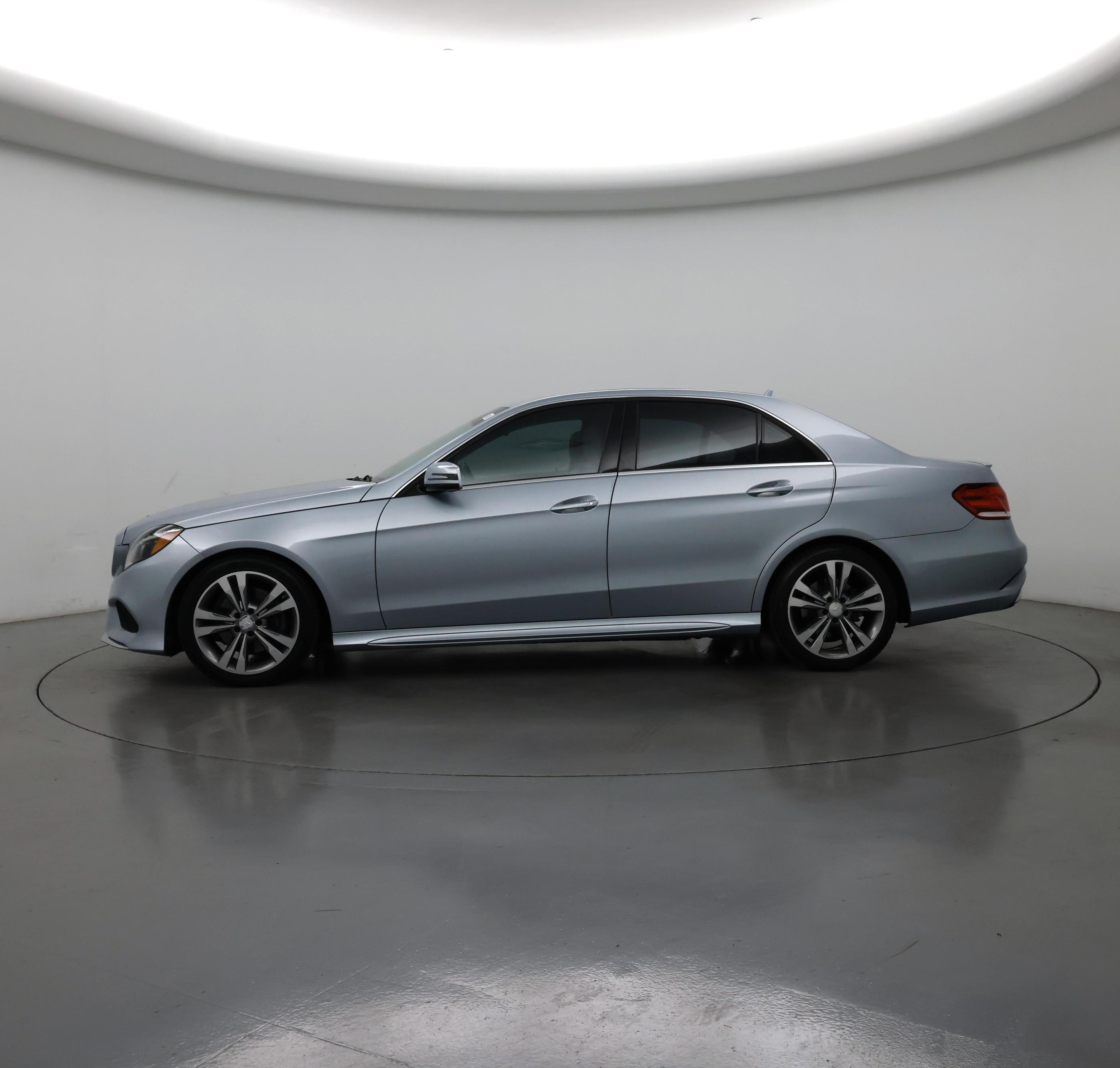 Thumbnail: 2016 Mercedes-Benz E-Class - 3