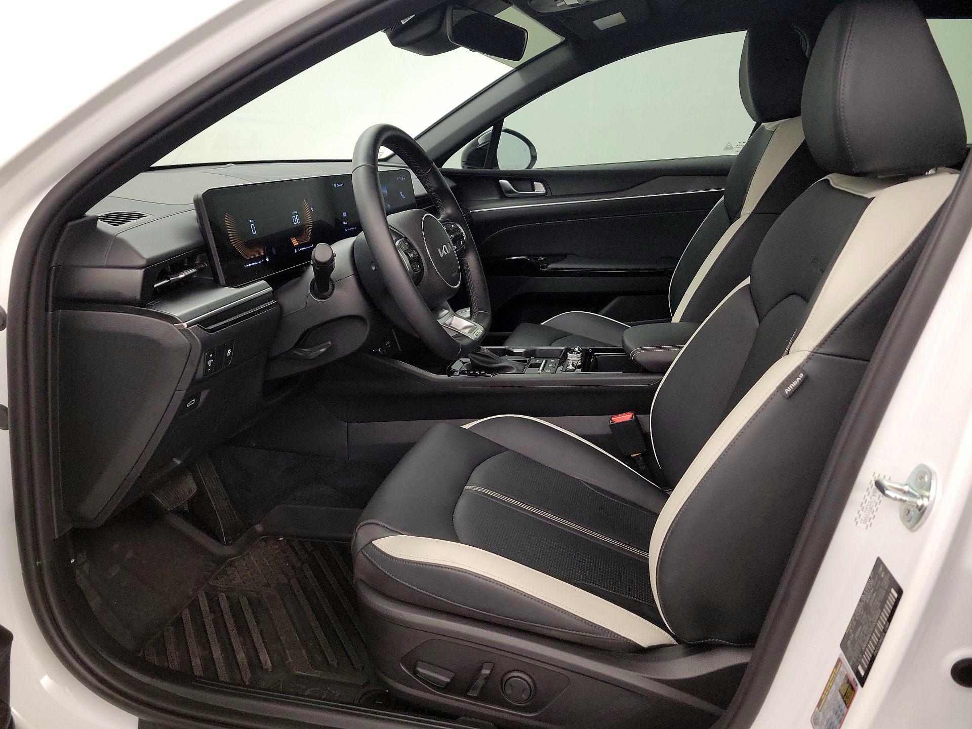 Thumbnail: 2025 Kia K5 - 11
