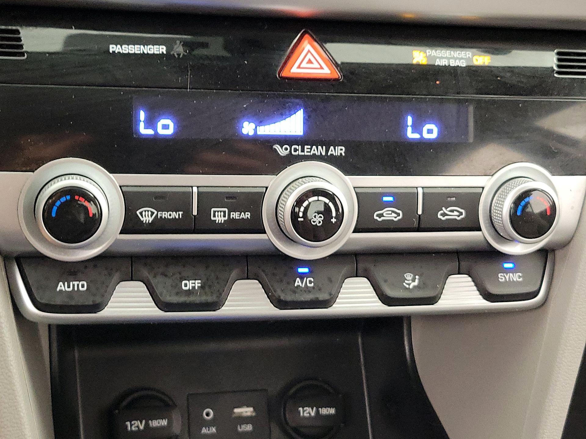 Thumbnail: 2020 Hyundai Elantra - 16