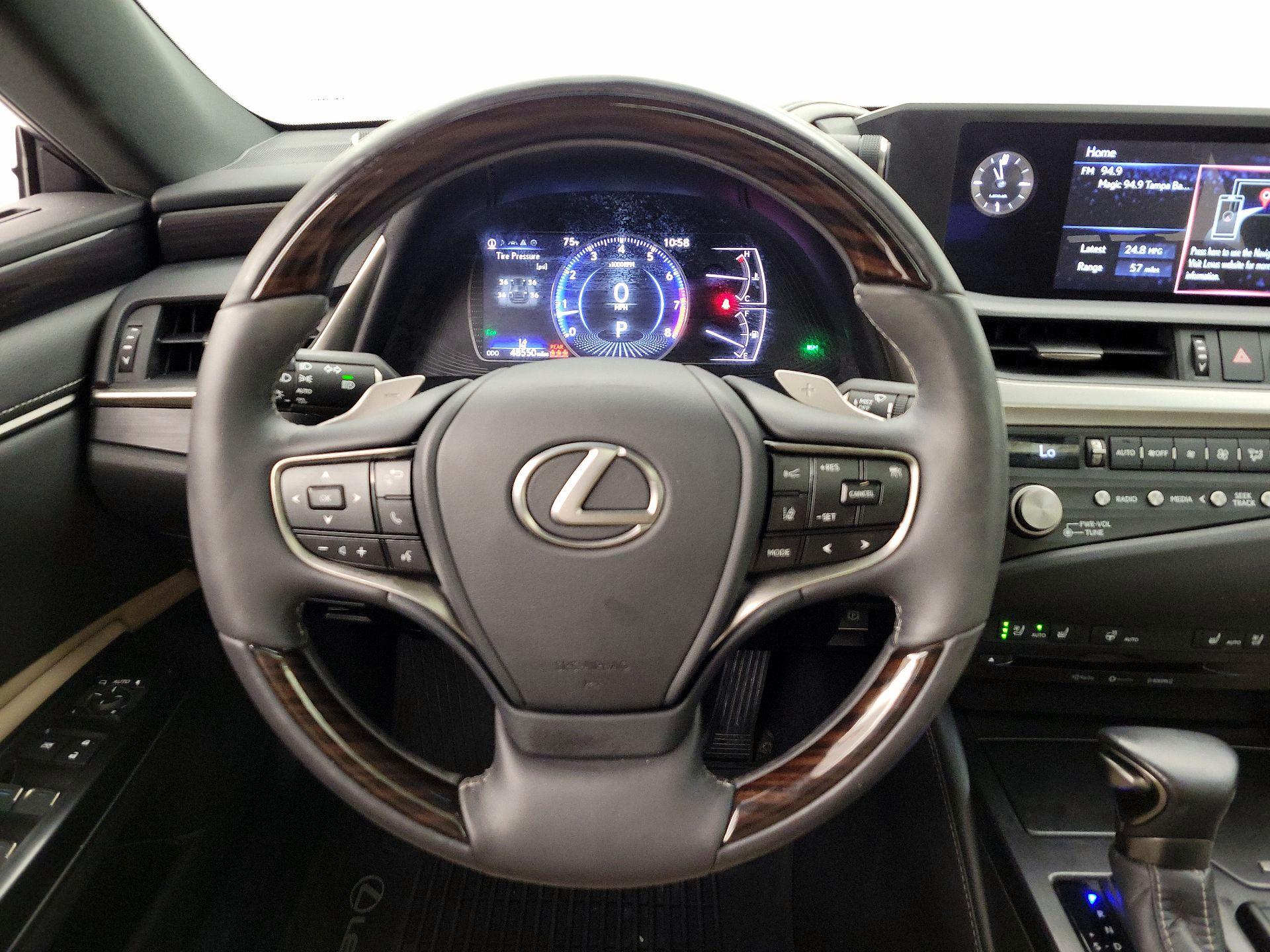 Thumbnail: 2021 Lexus ES - 10