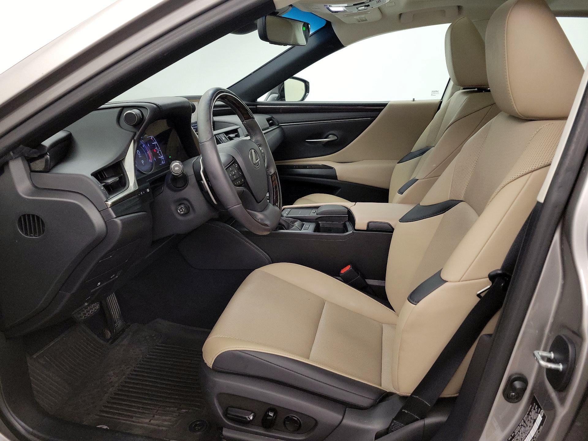 Thumbnail: 2021 Lexus ES - 11