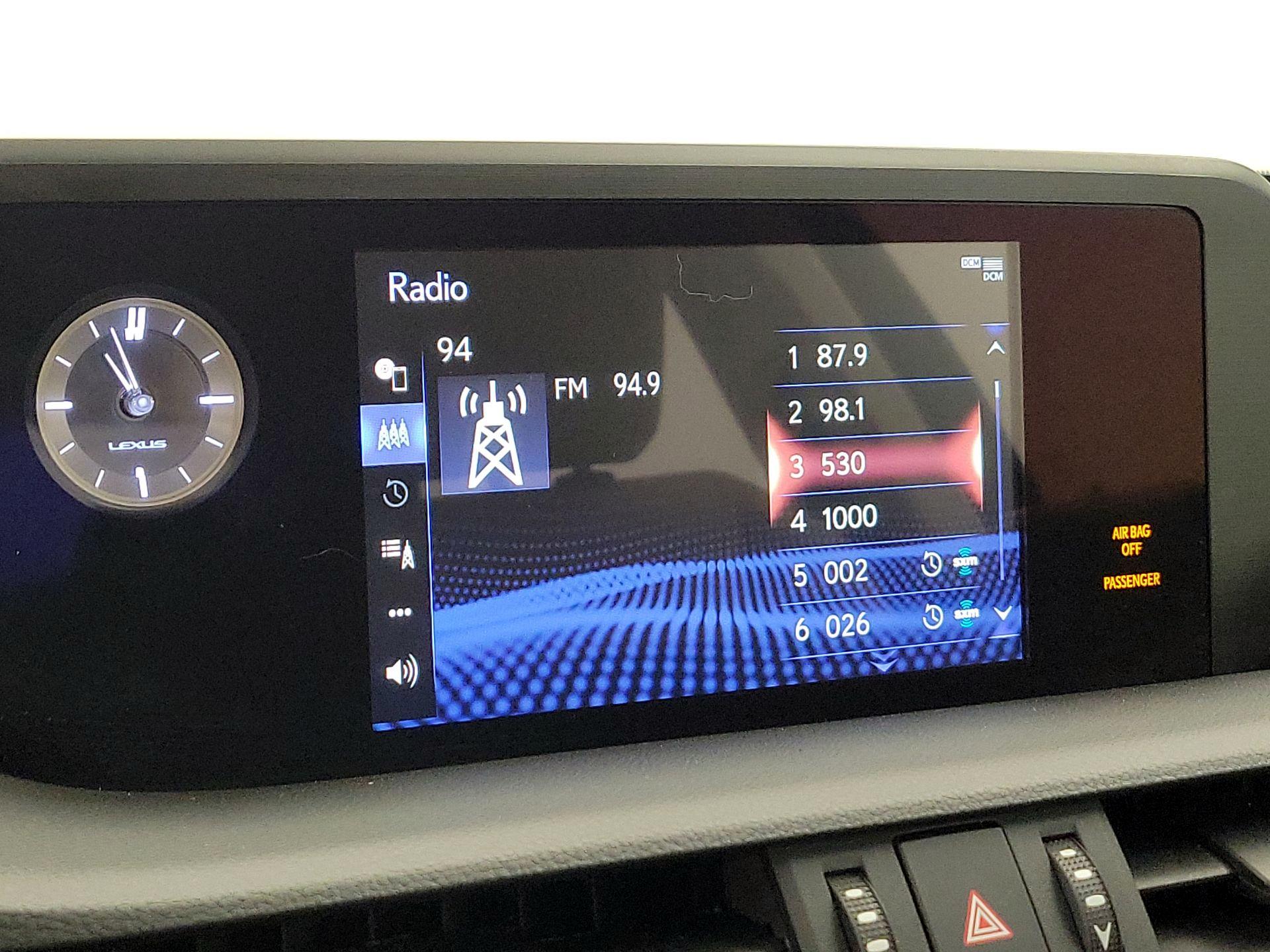 Thumbnail: 2021 Lexus ES - 15