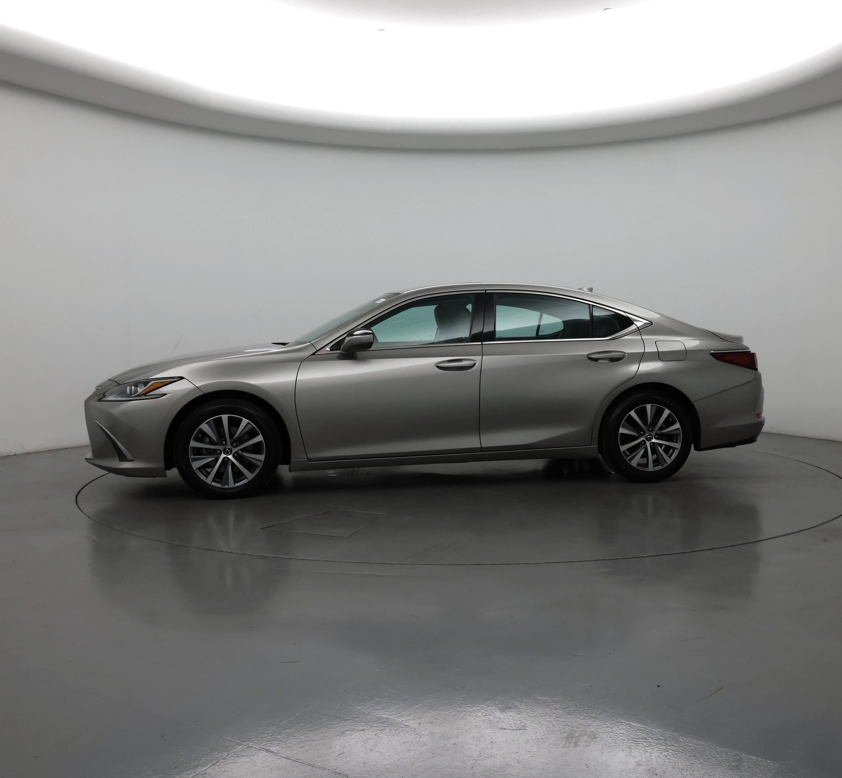 Thumbnail: 2021 Lexus ES - 3