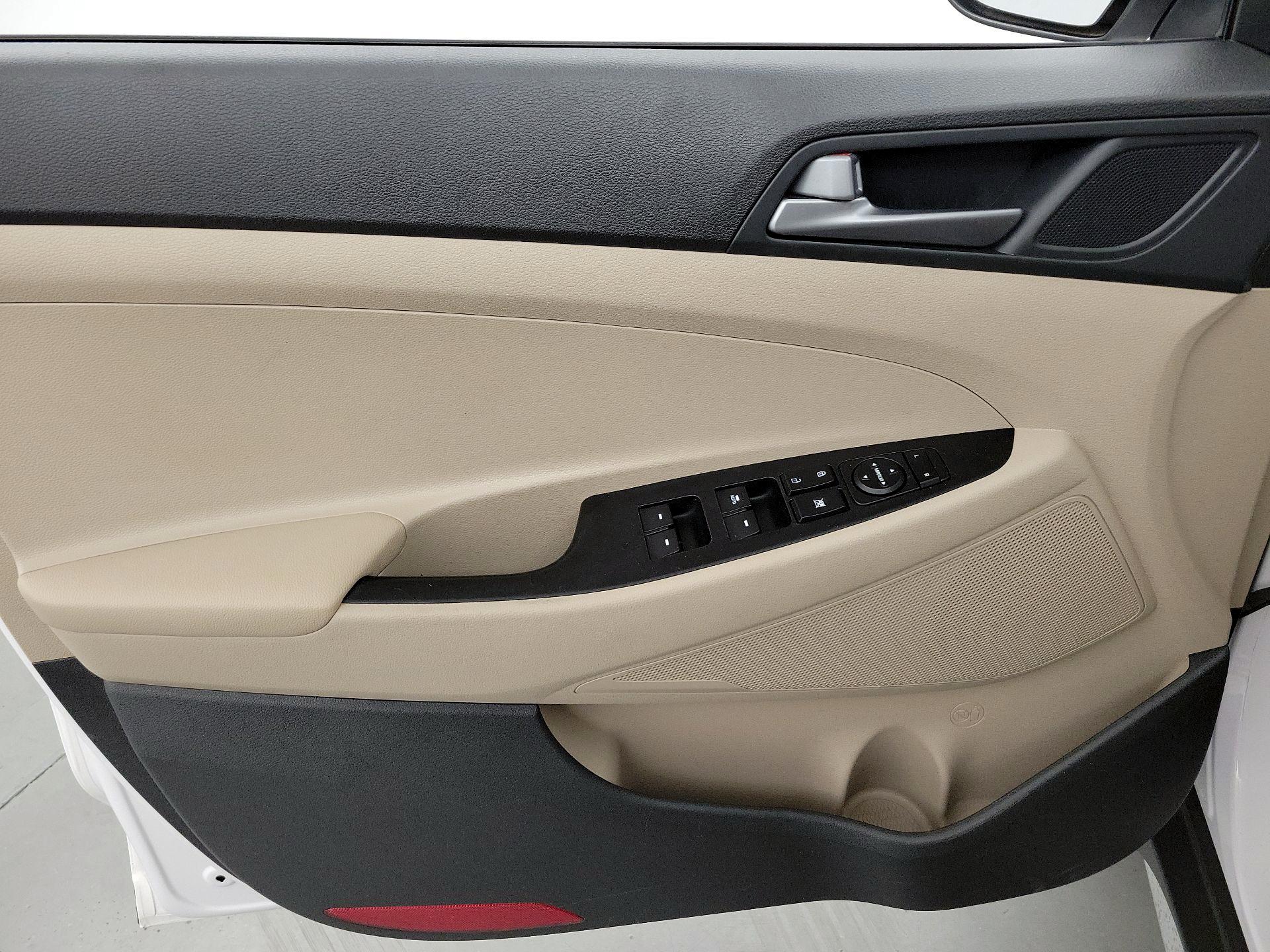 Thumbnail: 2017 Hyundai Tucson - 12